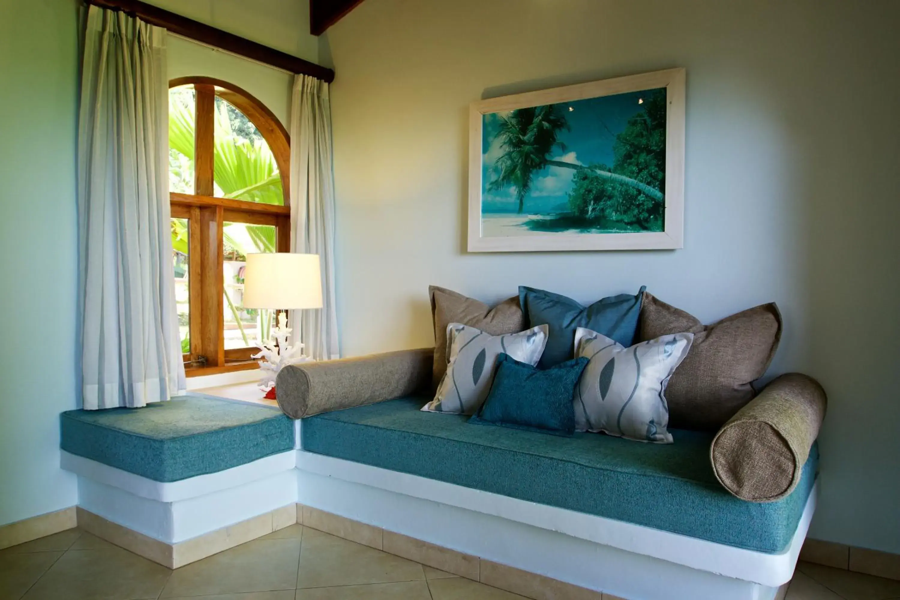 Standard Family Room (2 Adults + 2 Children) in Coco de Mer Hotel and Black Parrot Suites Standard Family Room (2 Adults + 2 Children) in Coco de Mer Hotel and Black Parrot Suites