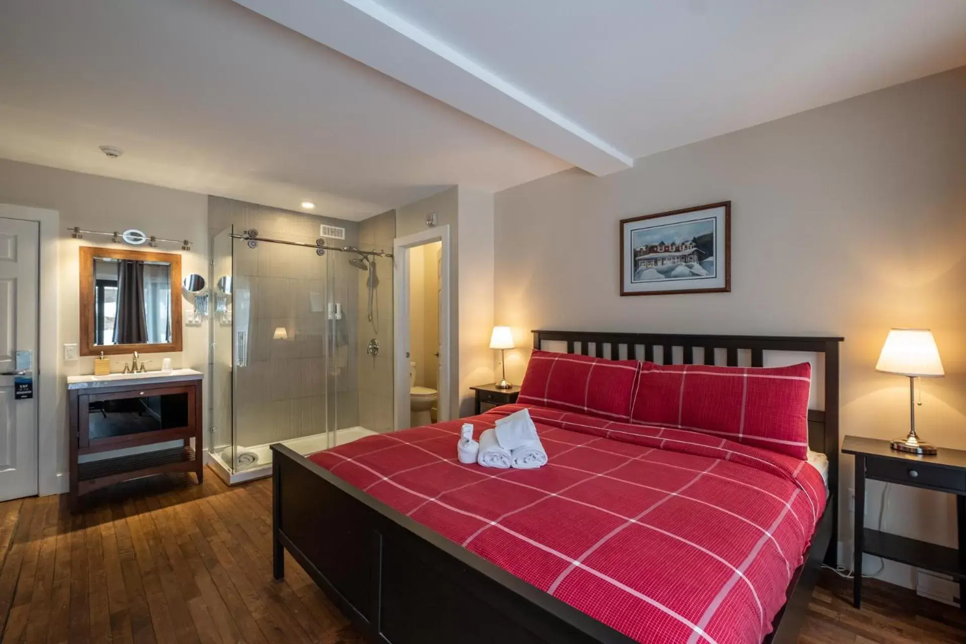 King Room with Mini-Fridge in Auberge Sauvignon King Room with Mini-Fridge in Auberge Sauvignon