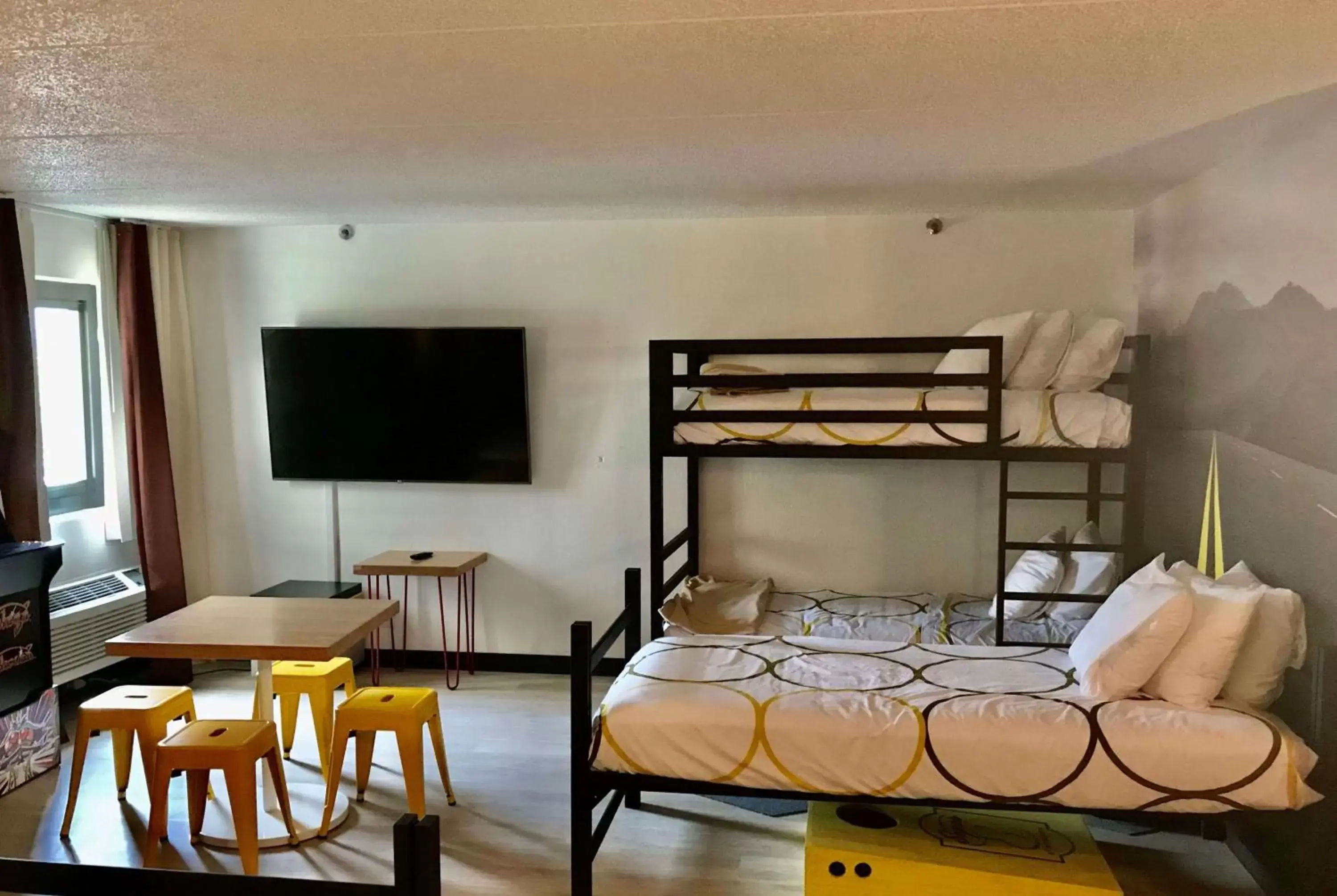 King Room with Three Bunk Beds - Non-Smoking in Super 8 by Wyndham Mahwah King Room with Three Bunk Beds - Non-Smoking in Super 8 by Wyndham Mahwah