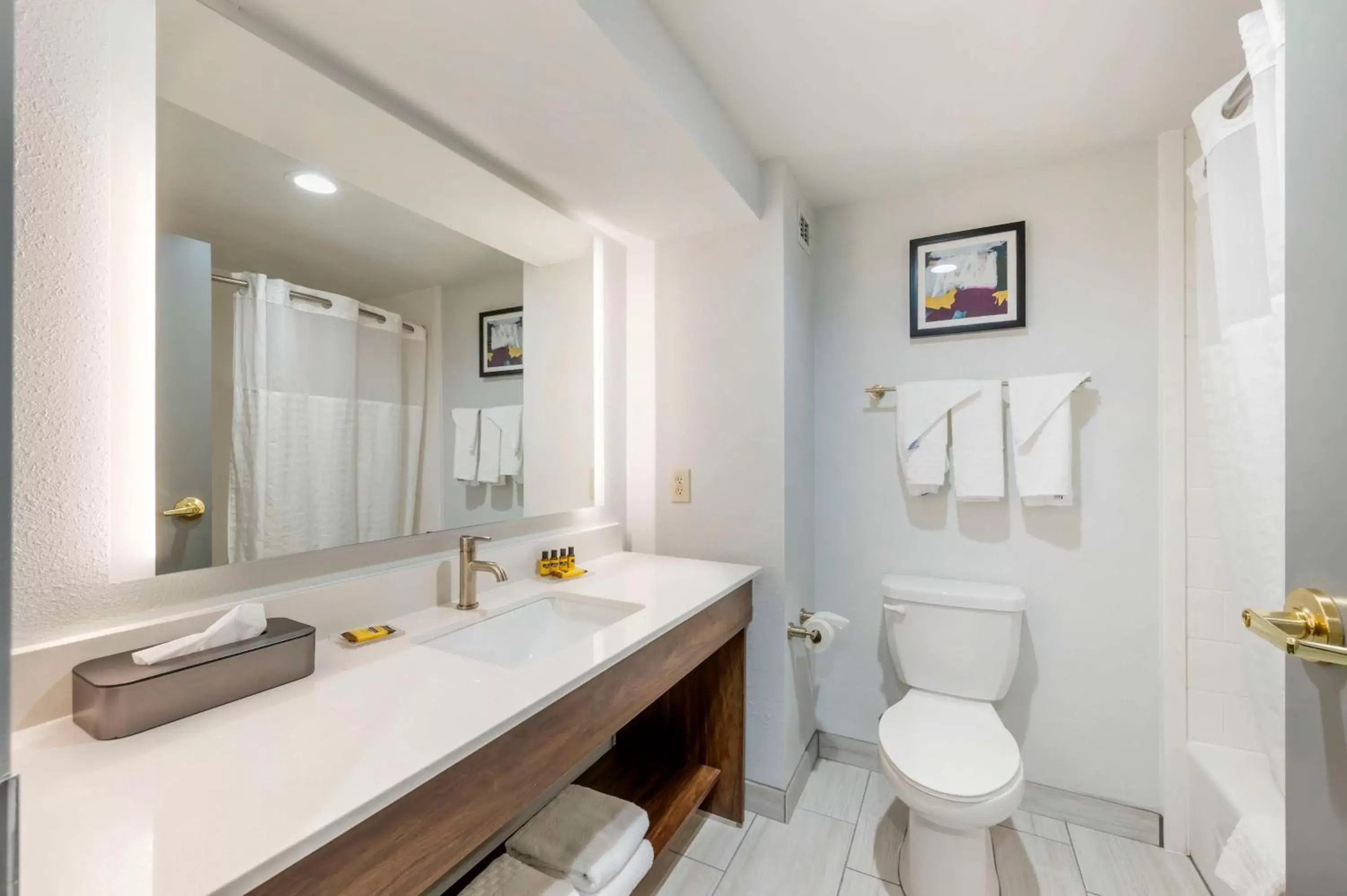 King Suite in Best Western Plus Harrisonburg King Suite in Best Western Plus Harrisonburg