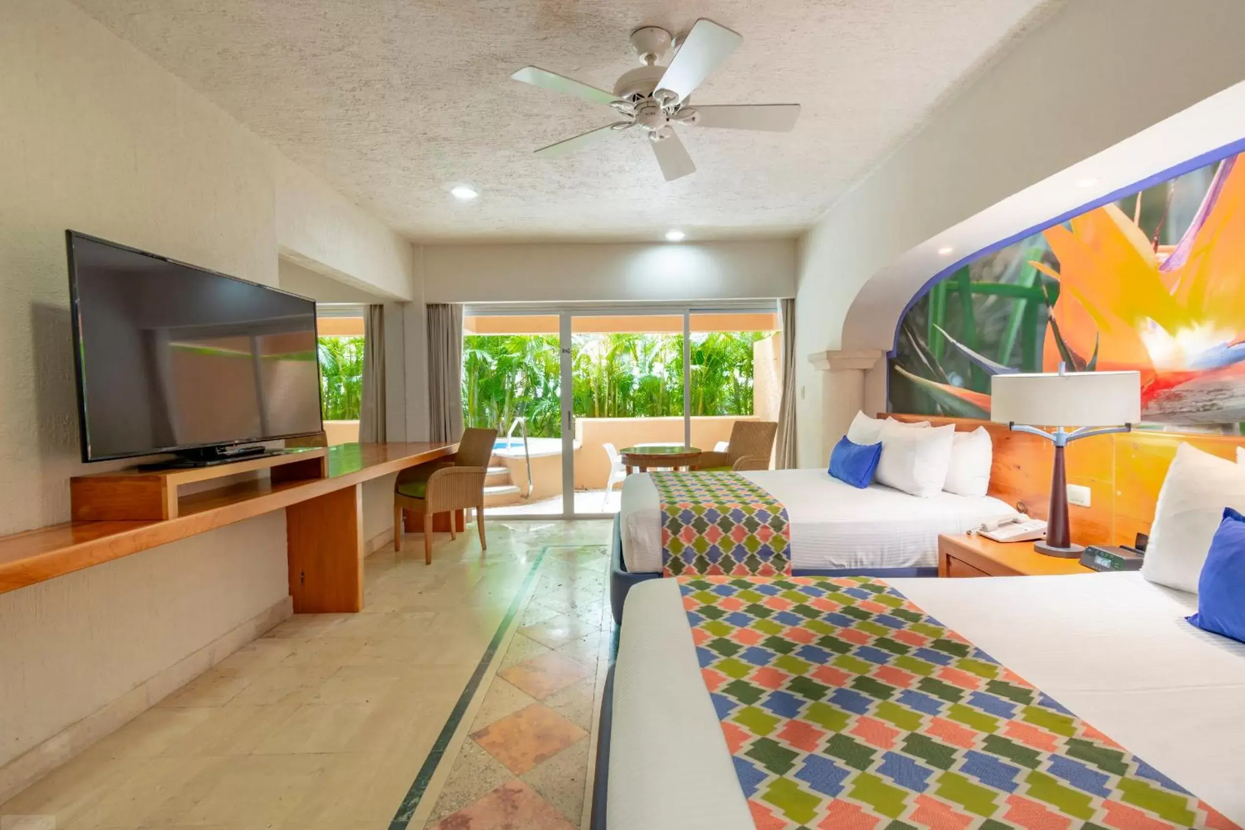 Junior Suite with Garden View in Puerto Aventuras Hotel & Beach Club Junior Suite with Garden View in Puerto Aventuras Hotel & Beach Club