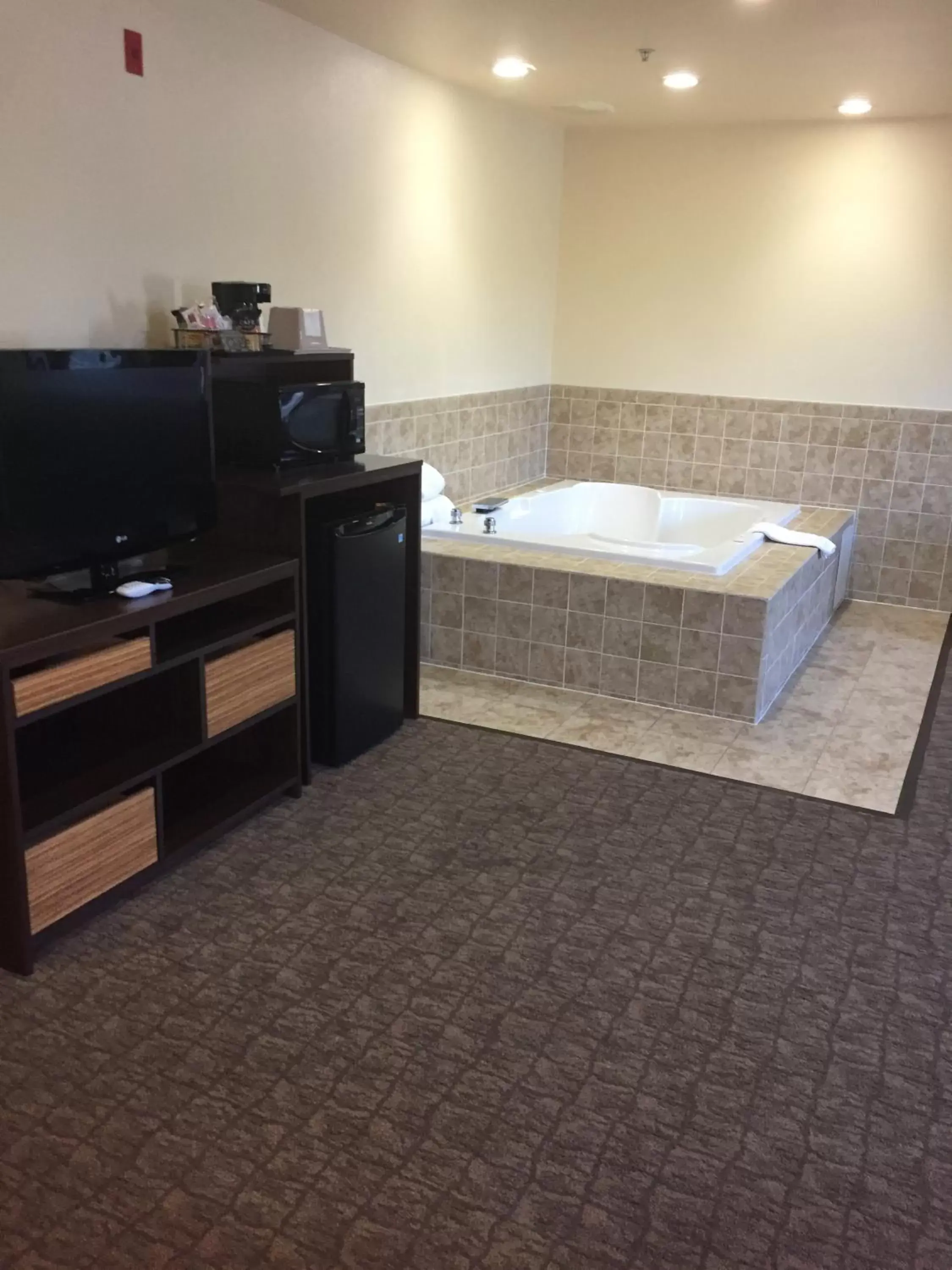 King Studio Suite - Non-Smoking in Super 8 by Wyndham Lebanon King Studio Suite - Non-Smoking in Super 8 by Wyndham Lebanon