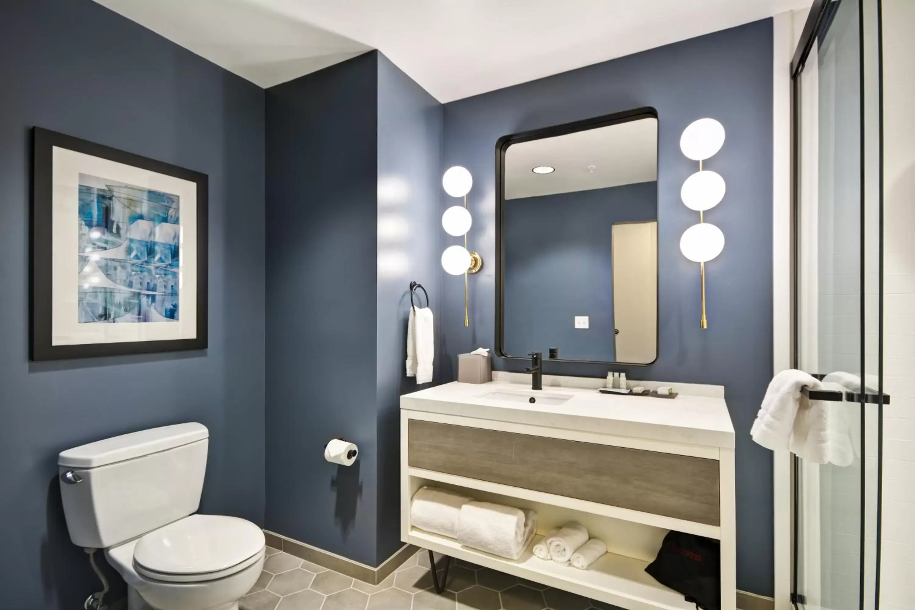 Standard Queen Room with Two Queen Beds in Hotel Indigo Kansas City - The Crossroads by IHG Standard Queen Room with Two Queen Beds in Hotel Indigo Kansas City - The Crossroads by IHG