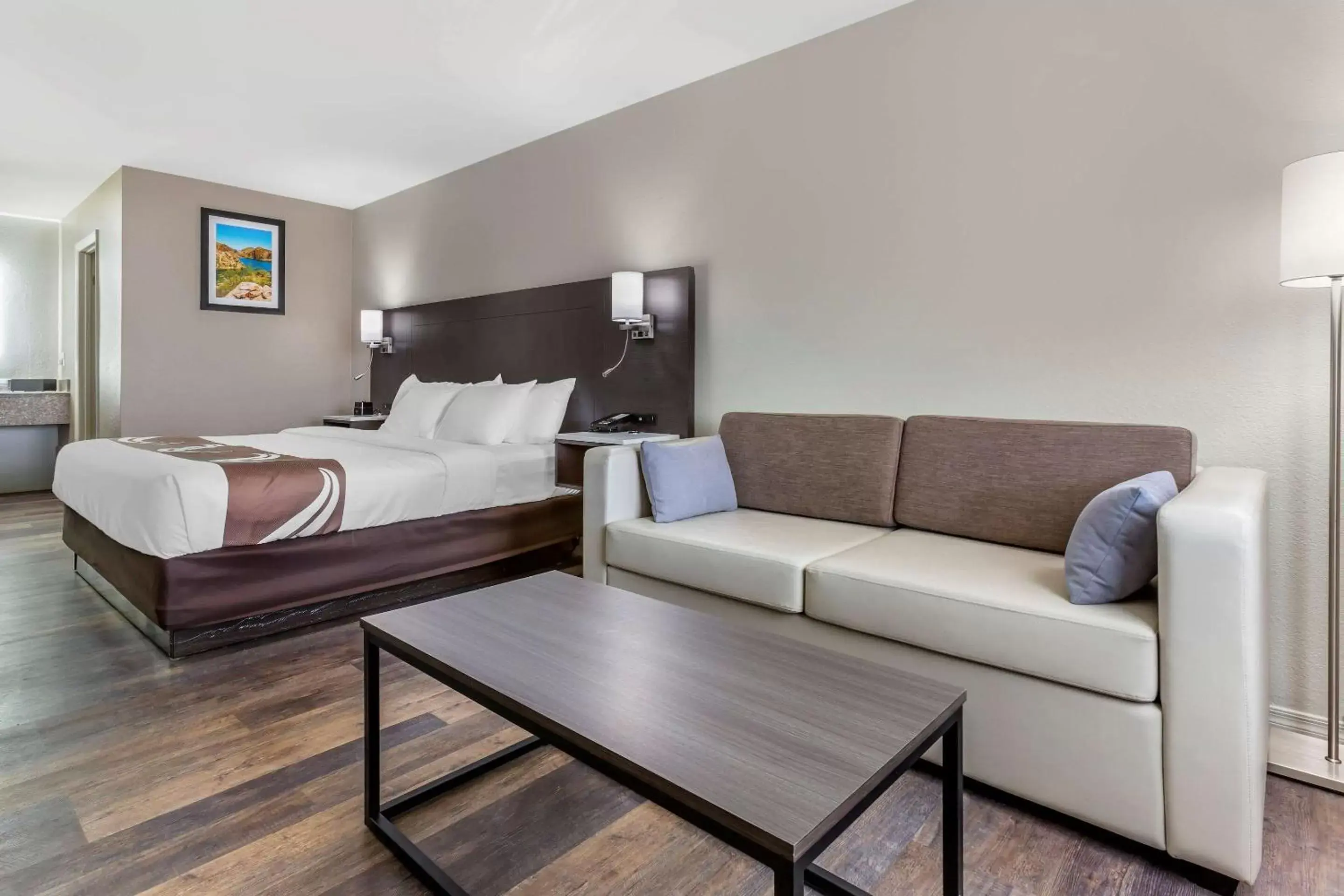 King Room with Roll In Shower - Accessible/Non-Smoking in Quality Inn Show Low King Room with Roll In Shower - Accessible/Non-Smoking in Quality Inn Show Low