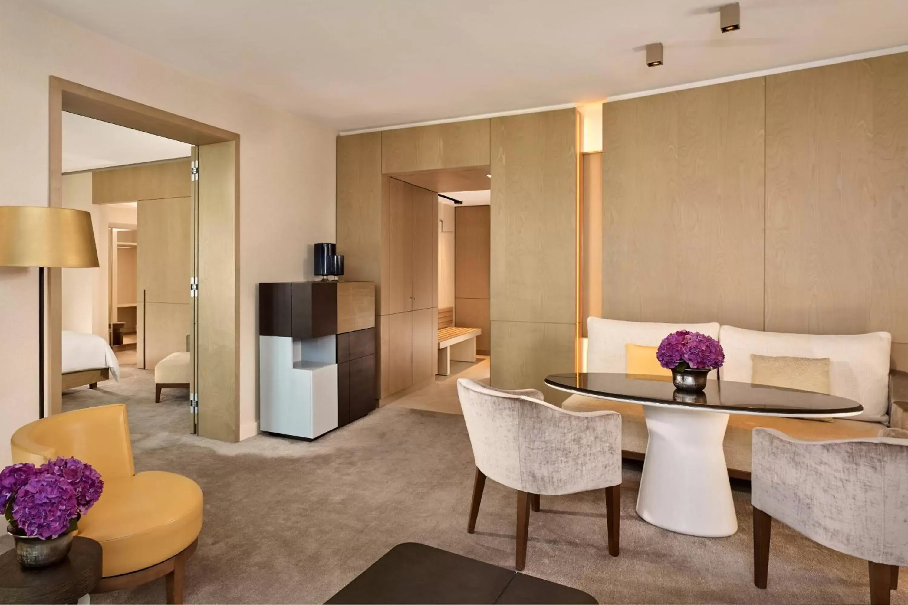 Executive Suite - single occupancy - Club Lounge Access in The Ritz-Carlton, Wolfsburg Executive Suite - single occupancy - Club Lounge Access in The Ritz-Carlton, Wolfsburg