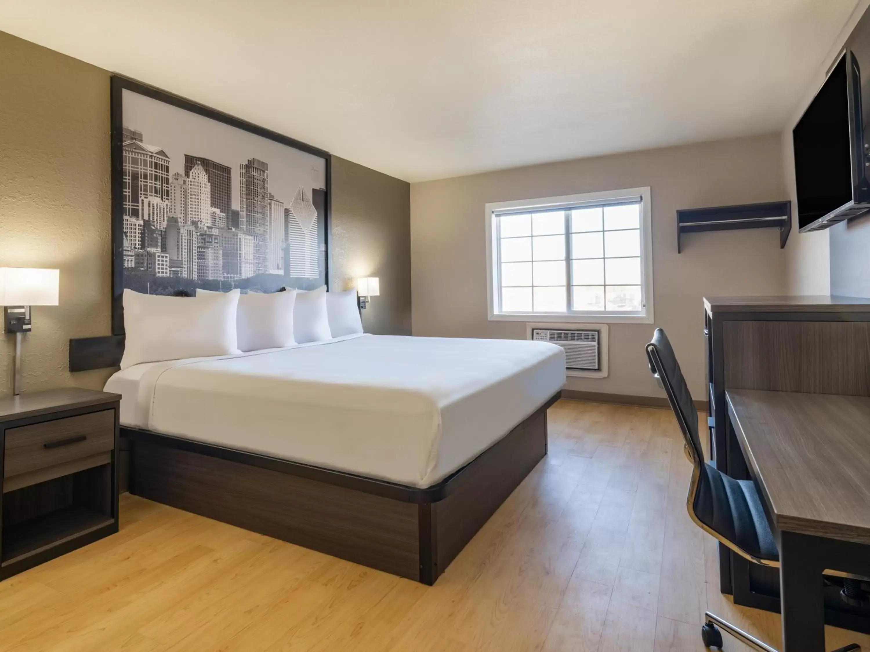 King Room - Non-Smoking in Super 8 by Wyndham Clinton King Room - Non-Smoking in Super 8 by Wyndham Clinton