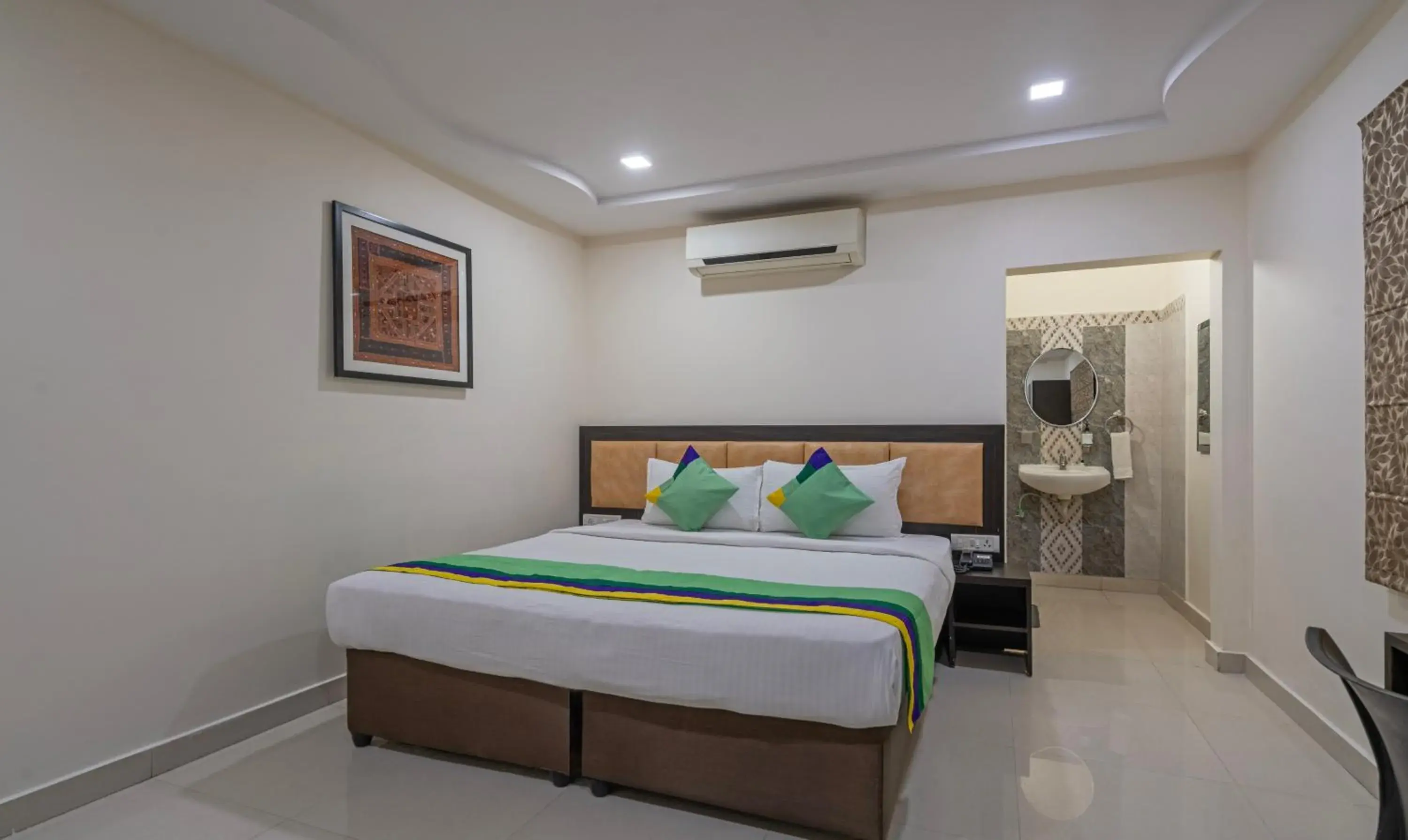 Deluxe Room - single occupancy in Treebo Emerald Deluxe Room - single occupancy in Treebo Emerald