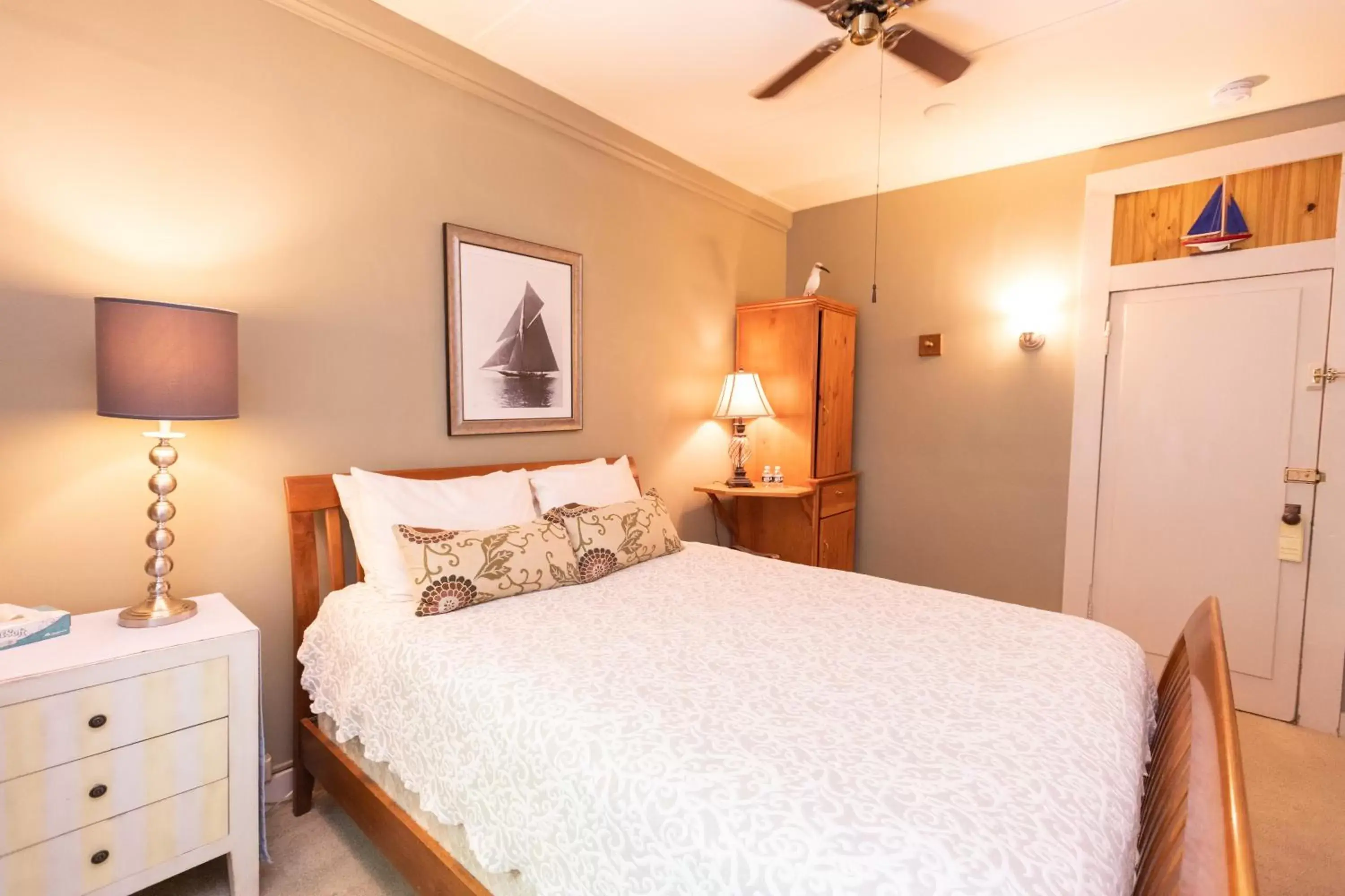 Double Room in Waybury Inn Double Room in Waybury Inn