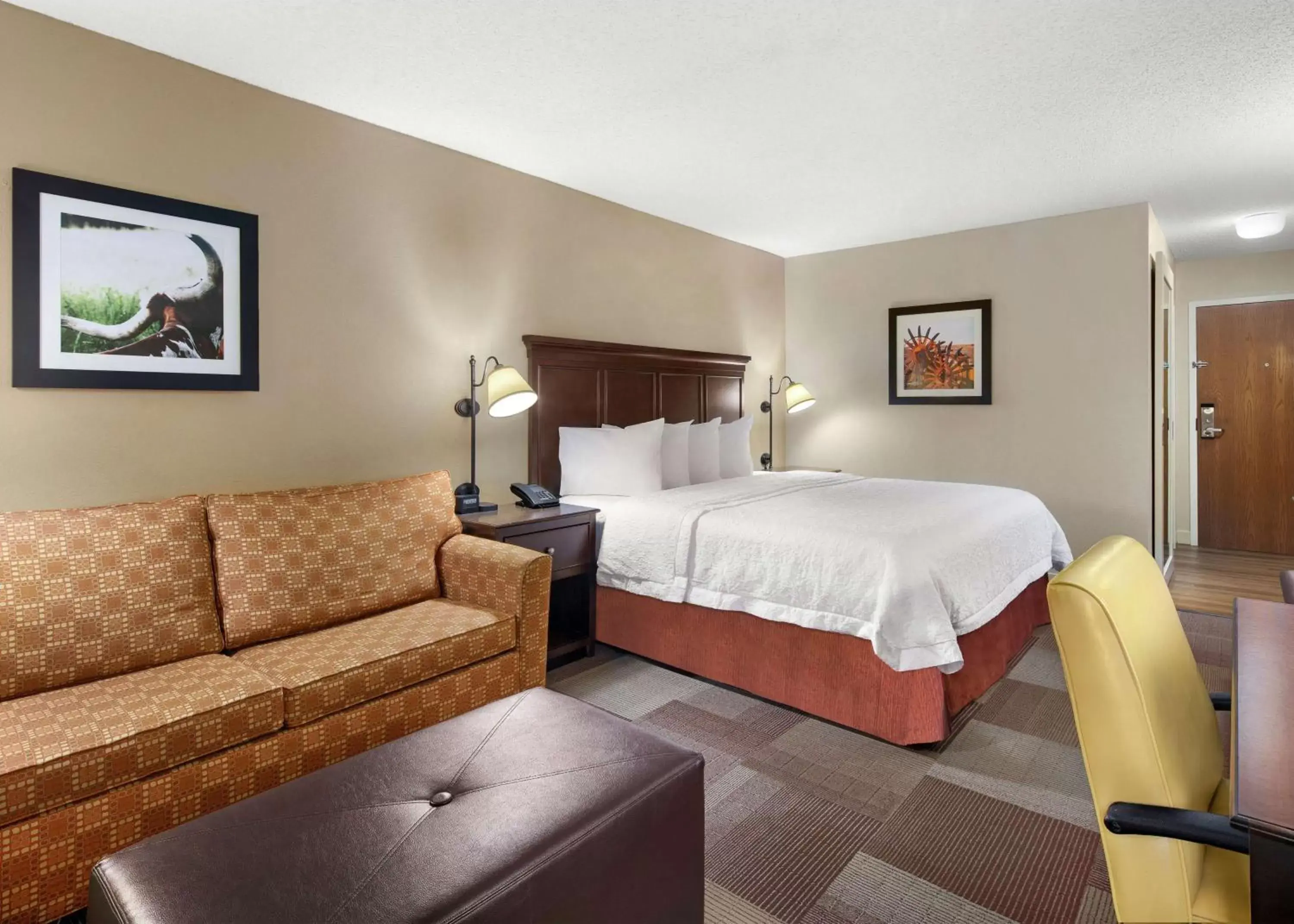 King Room with Sofa Bed and Study - Non-Smoking in Hampton Inn Dallas Irving Las Colinas King Room with Sofa Bed and Study - Non-Smoking in Hampton Inn Dallas Irving Las Colinas