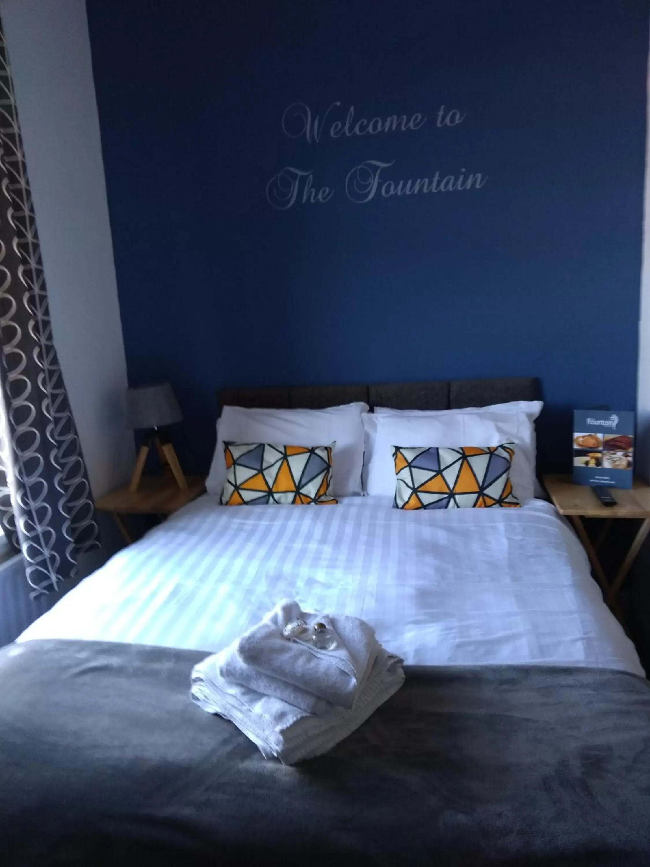 Budget Double Room in The Fountain Budget Double Room in The Fountain