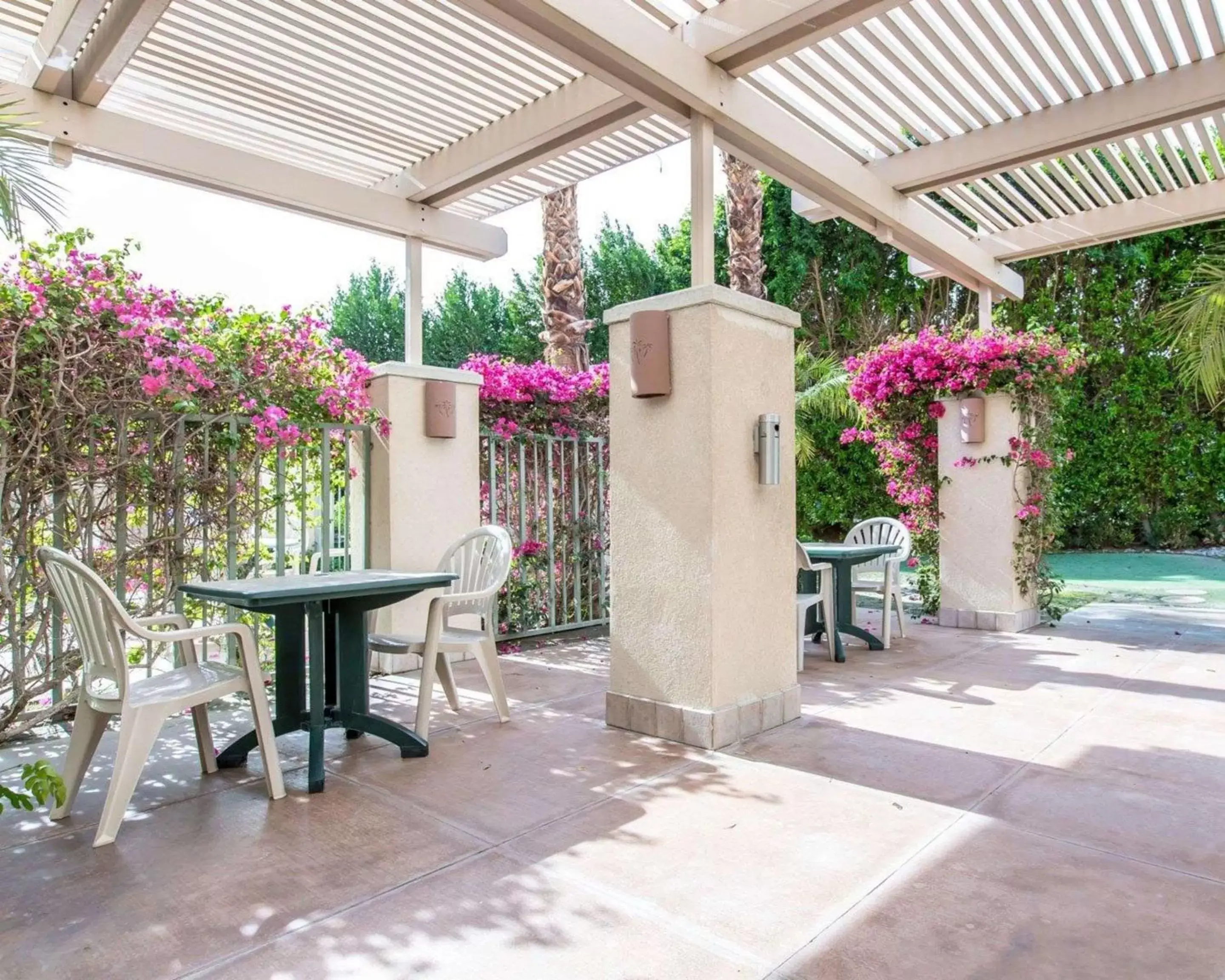 Comfort Suites Palm Desert I-10 Comfort Suites Palm Desert I-10