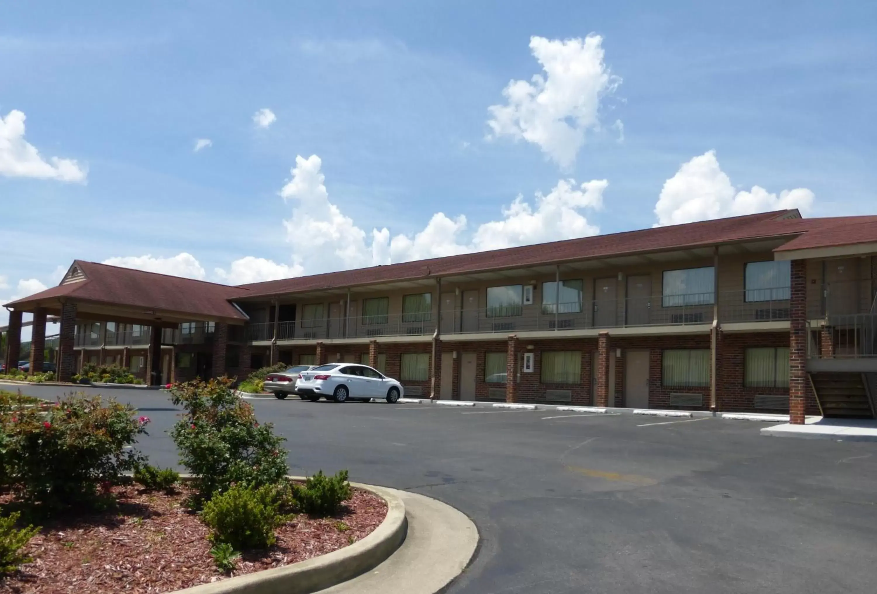 Red Roof Inn & Suites Cleveland, TN Red Roof Inn & Suites Cleveland, TN