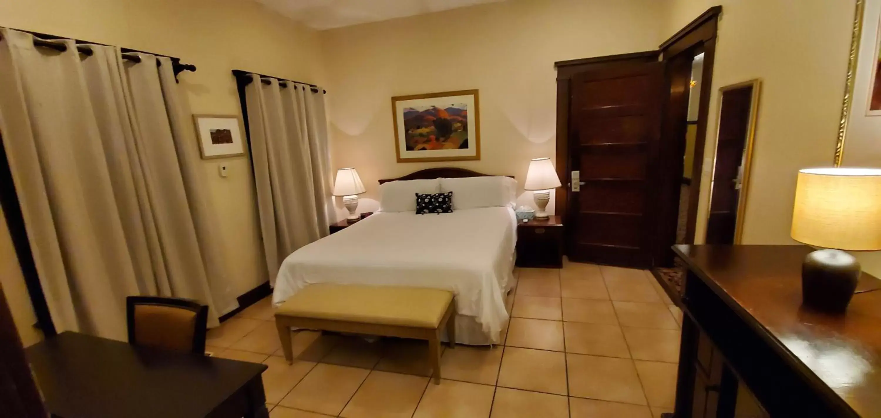 King Room with Spa Bath in Glen Tavern Inn King Room with Spa Bath in Glen Tavern Inn