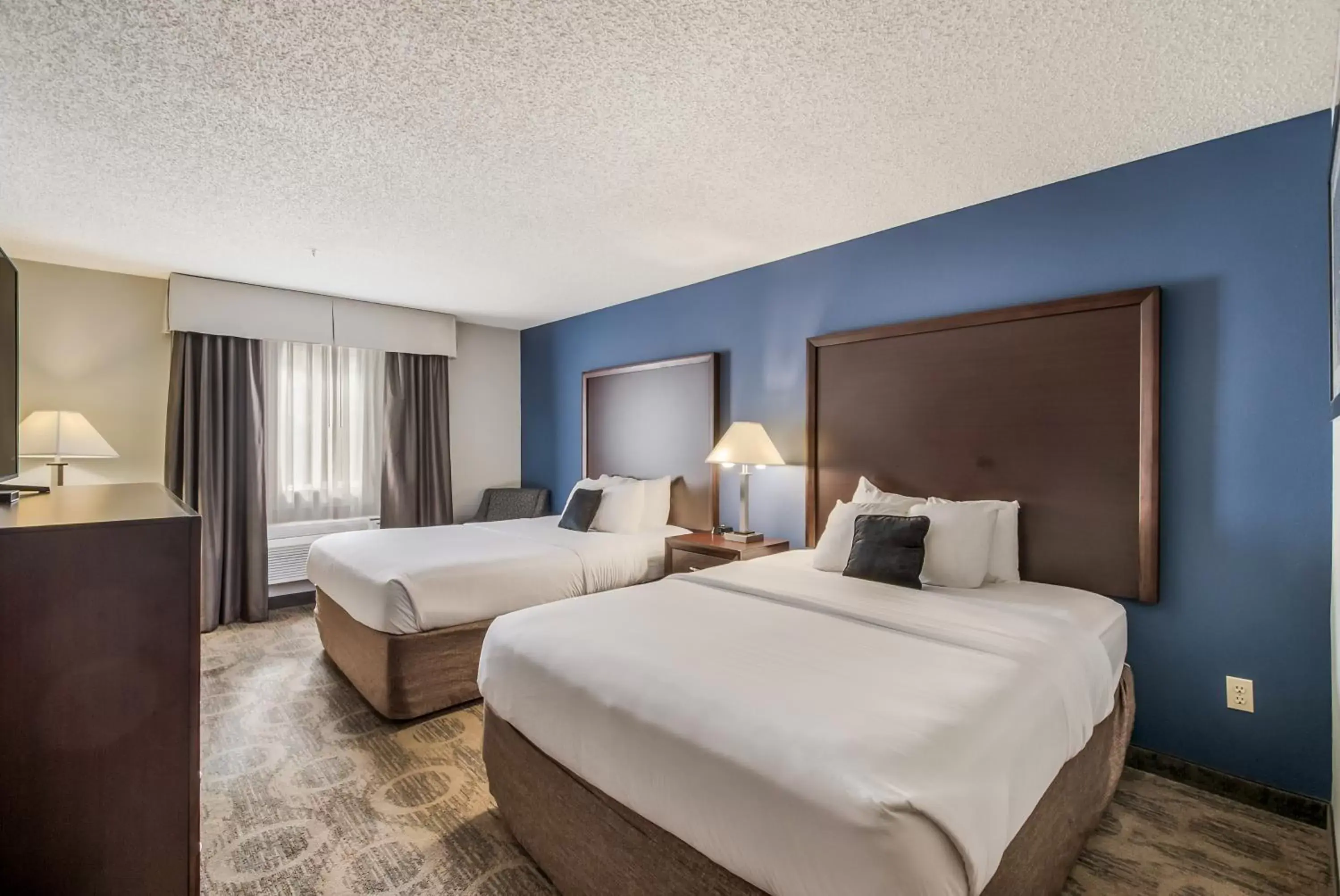 Queen Room with Two Queen Beds - Non-Smoking in Red Lion Inn & Suites Sequim at Olympic National Park Queen Room with Two Queen Beds - Non-Smoking in Red Lion Inn & Suites Sequim at Olympic National Park