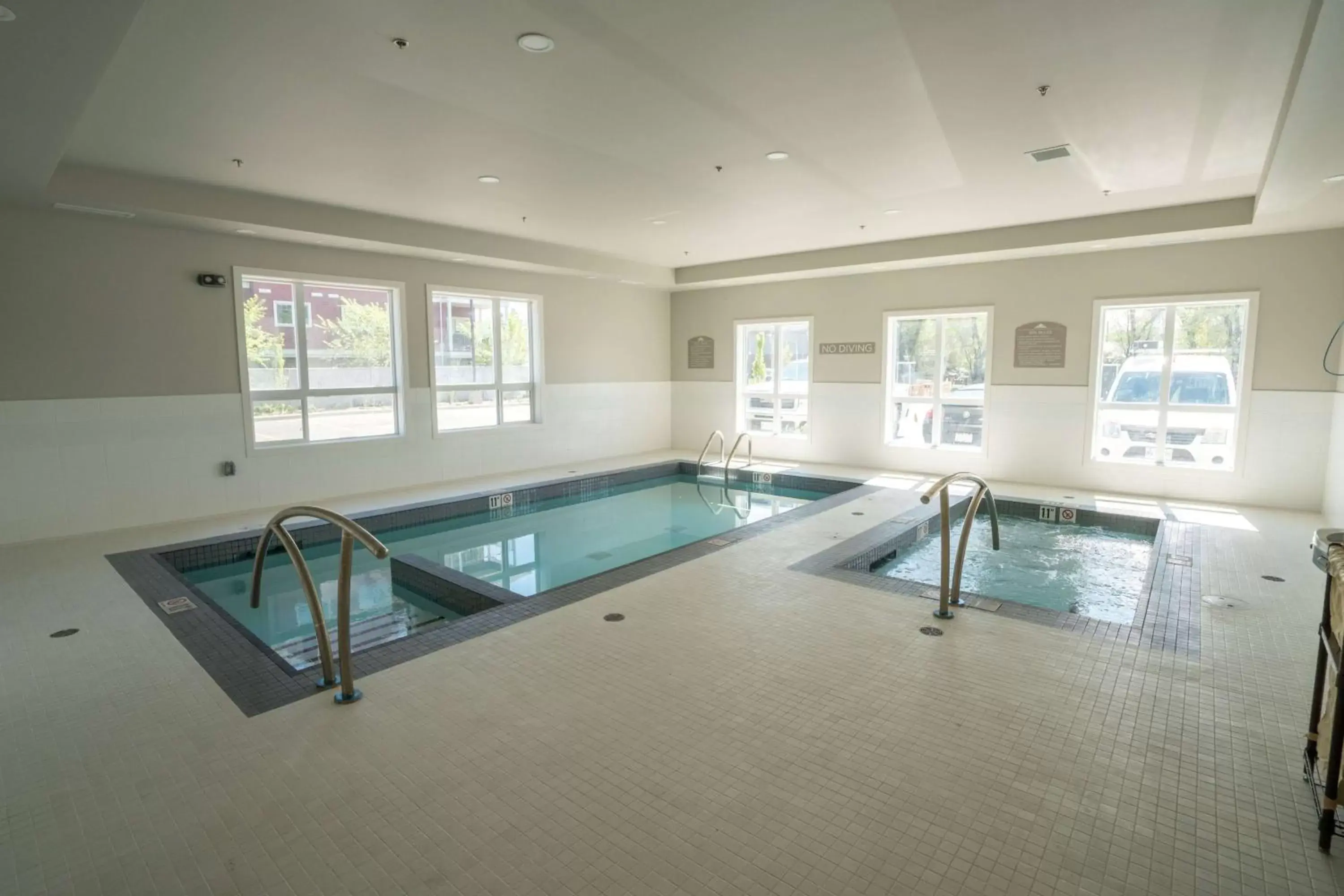 Queen Room with Two Queen Beds - Non-Smoking in Microtel Inn & Suites by Wyndham Kelowna Queen Room with Two Queen Beds - Non-Smoking in Microtel Inn & Suites by Wyndham Kelowna