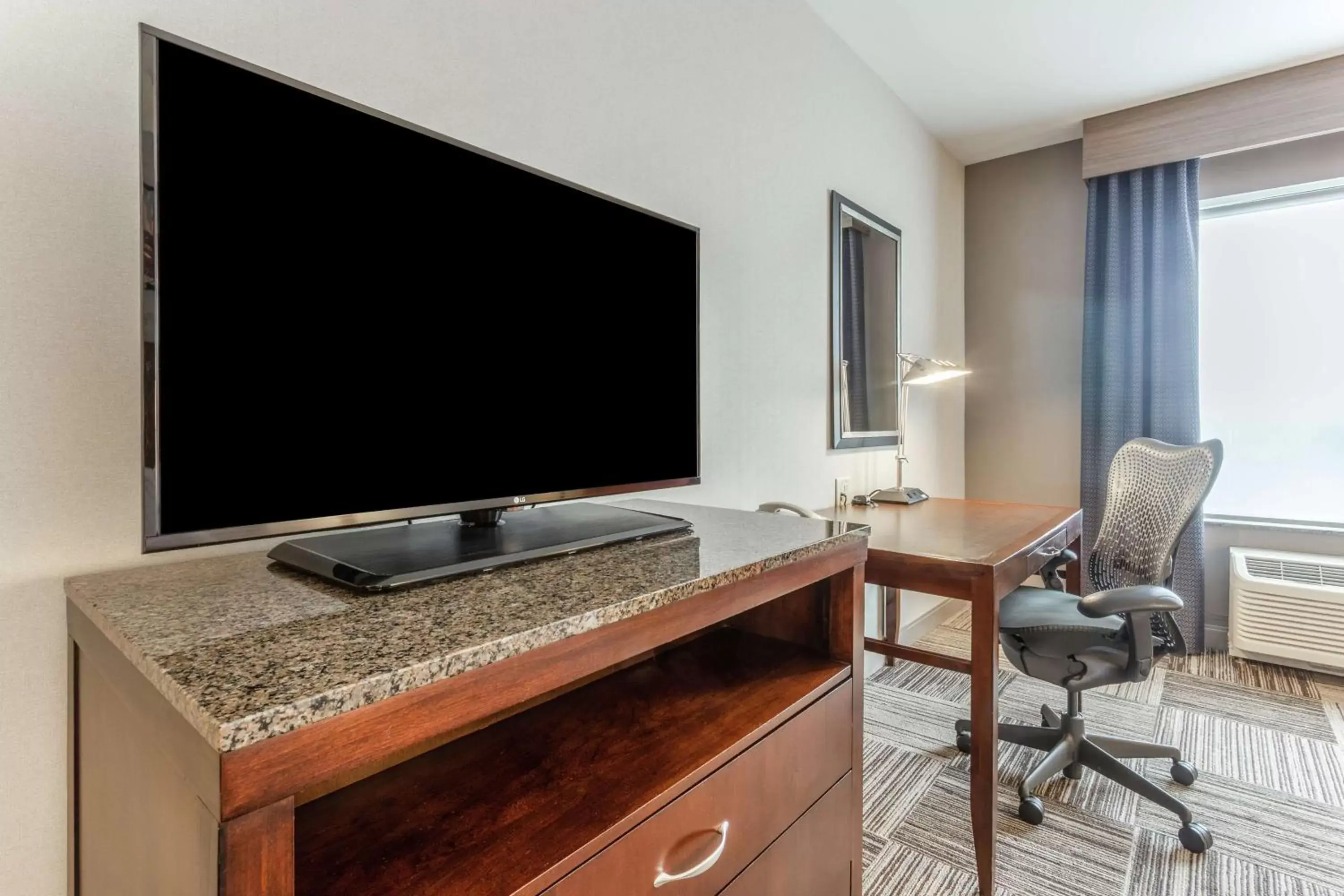 Queen Room with Two Queen Beds with Bath Tub - Hearing Accessible/Non-Smoking in Hilton Garden Inn Albany-SUNY Area Queen Room with Two Queen Beds with Bath Tub - Hearing Accessible/Non-Smoking in Hilton Garden Inn Albany-SUNY Area