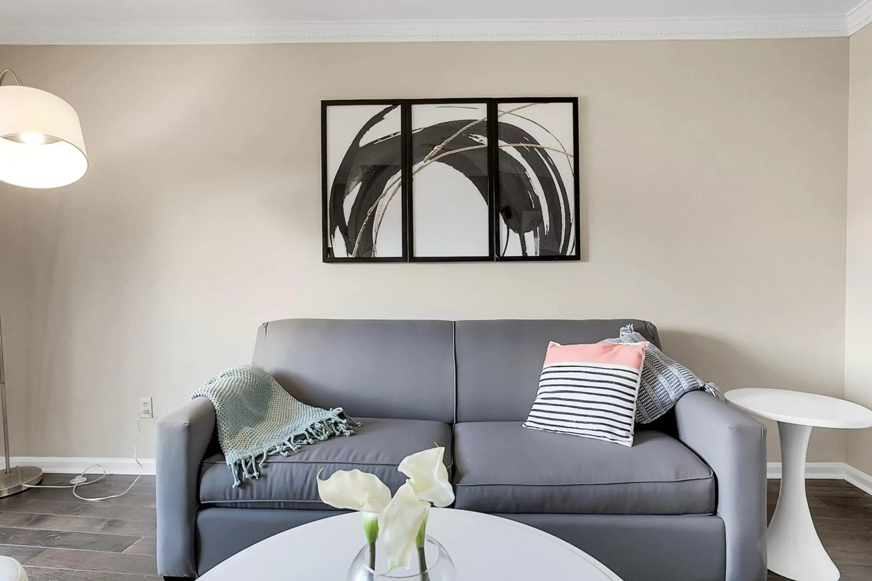 Living room in Kasa Downtown Louisville Living room in Kasa Downtown Louisville