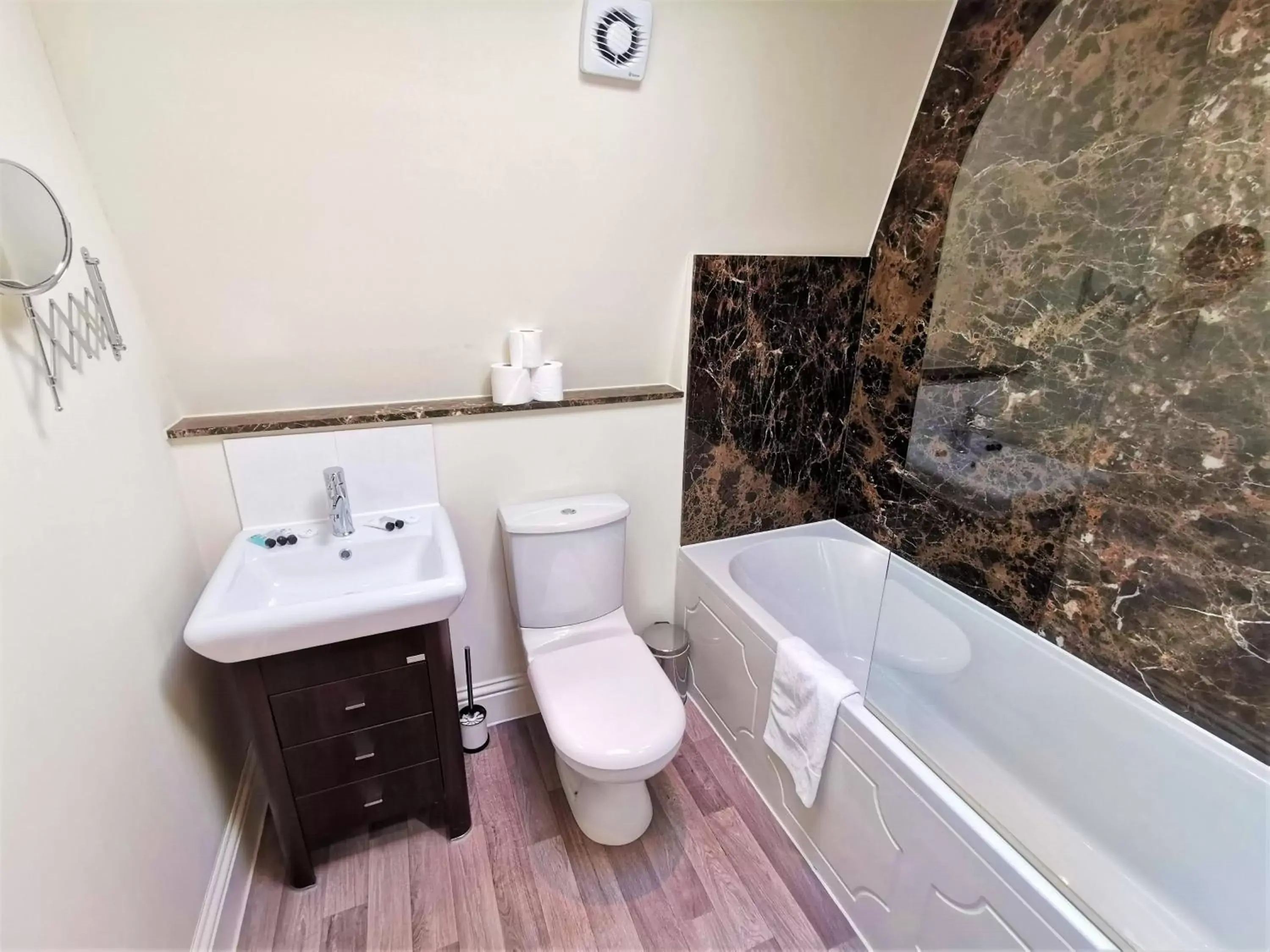 Superior Apartment in The Clarendon Royal Community Superior Apartment in The Clarendon Royal Community