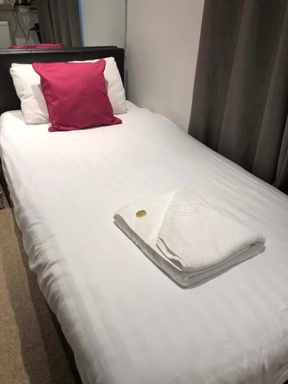 Economy Single Room in Kings Hotel Economy Single Room in Kings Hotel