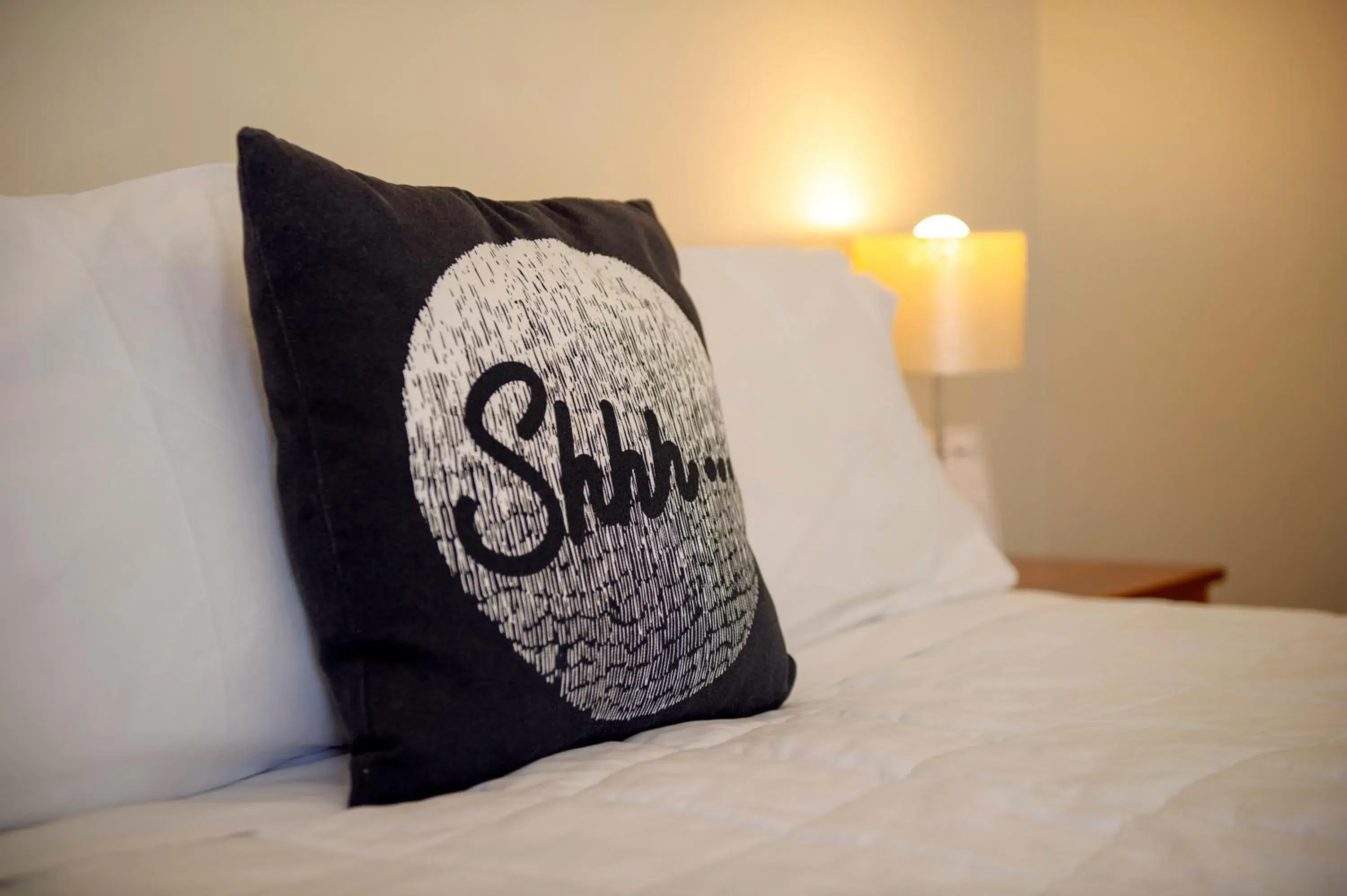 Twin Room with Free Netflix in Albert Number 6 Twin Room with Free Netflix in Albert Number 6