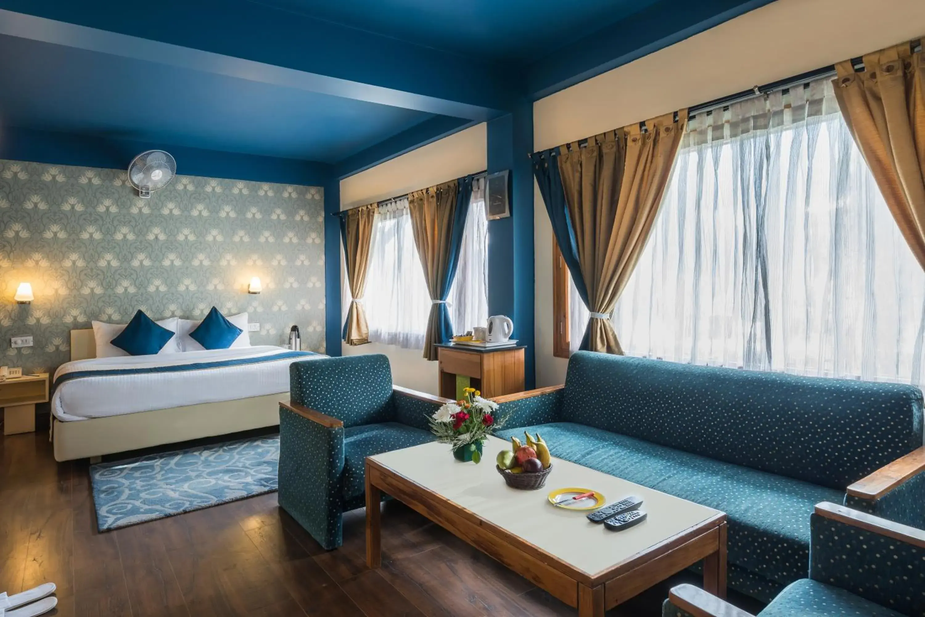 Super Deluxe Double Room in Honeymoon Inn Manali Super Deluxe Double Room in Honeymoon Inn Manali