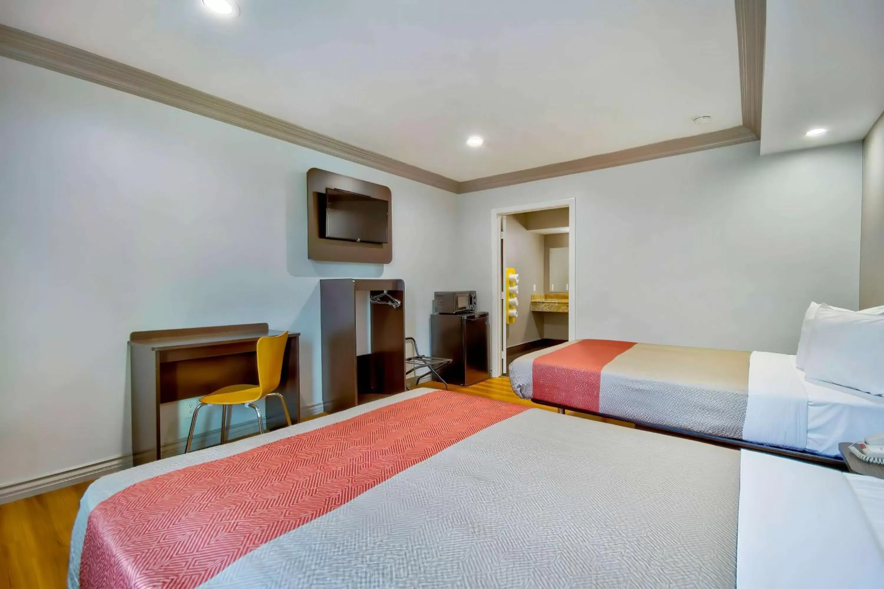 Quadruple Room - single occupancy - Disability Access - Non-Smoking in Motel 6 Gardena Quadruple Room - single occupancy - Disability Access - Non-Smoking in Motel 6 Gardena