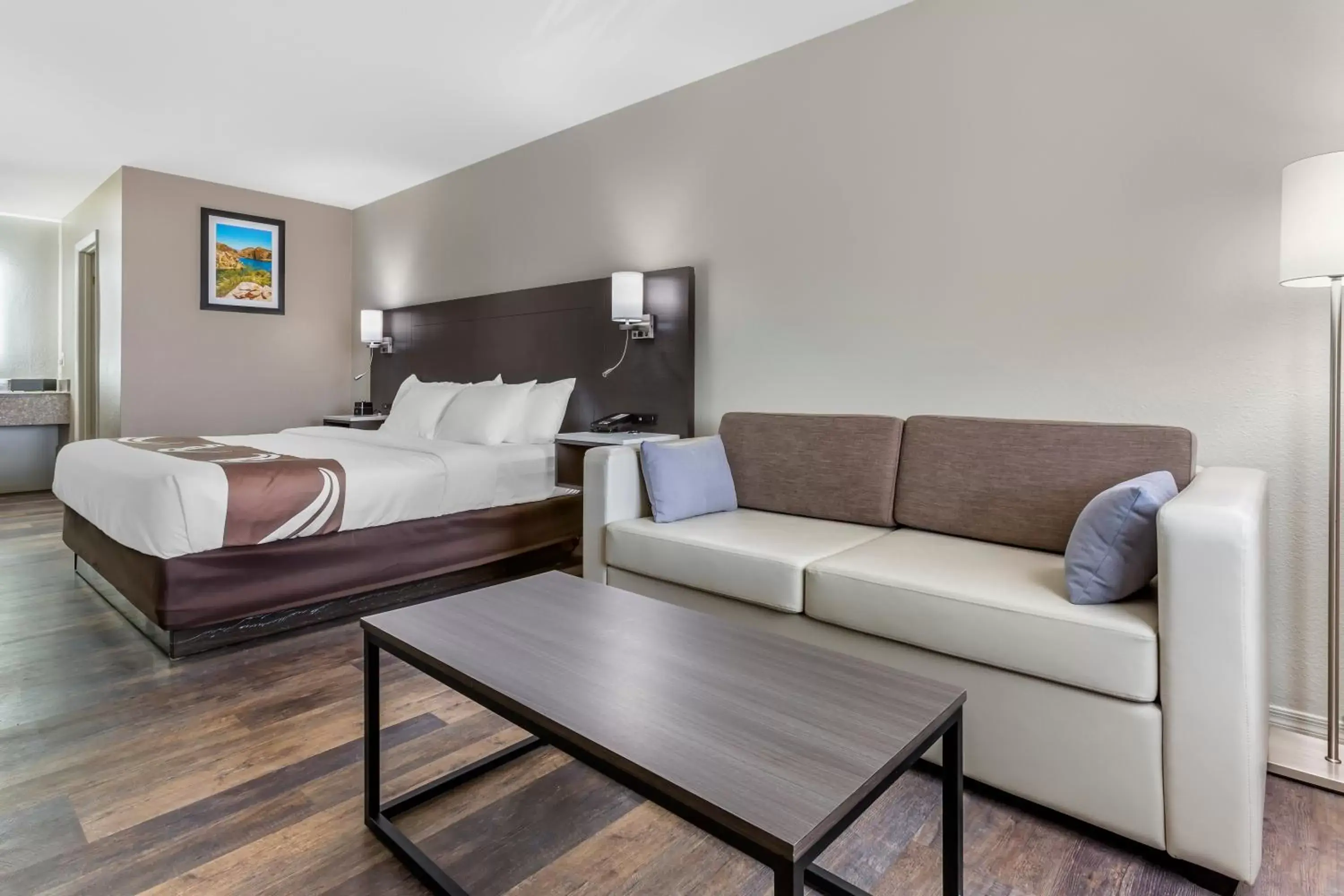 King Room with Roll In Shower - Accessible/Non-Smoking in Quality Inn Show Low King Room with Roll In Shower - Accessible/Non-Smoking in Quality Inn Show Low