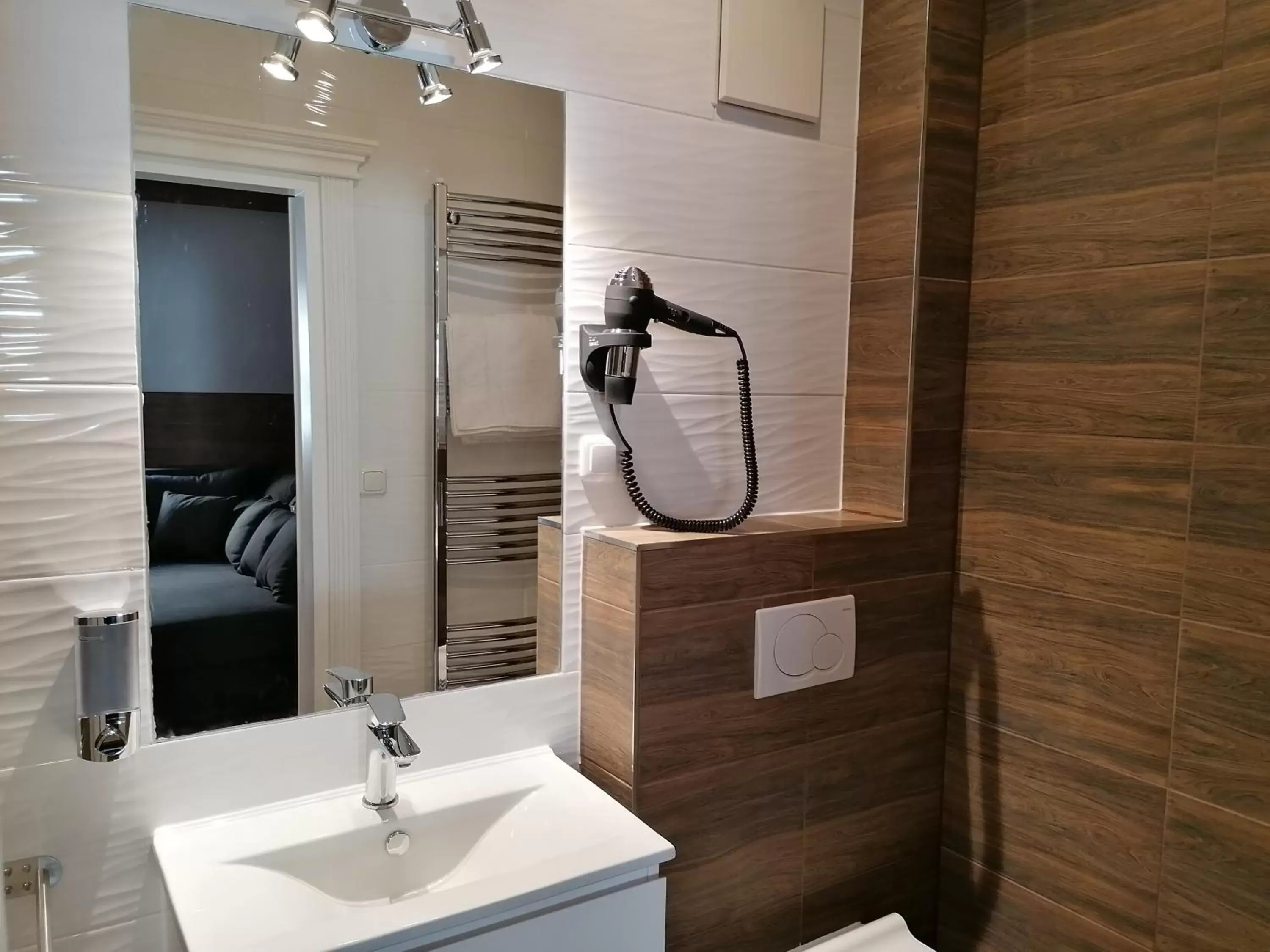 Studio Apartment with Courtyard View in GOLDEN STAR - Premium Apartments Studio Apartment with Courtyard View in GOLDEN STAR - Premium Apartments