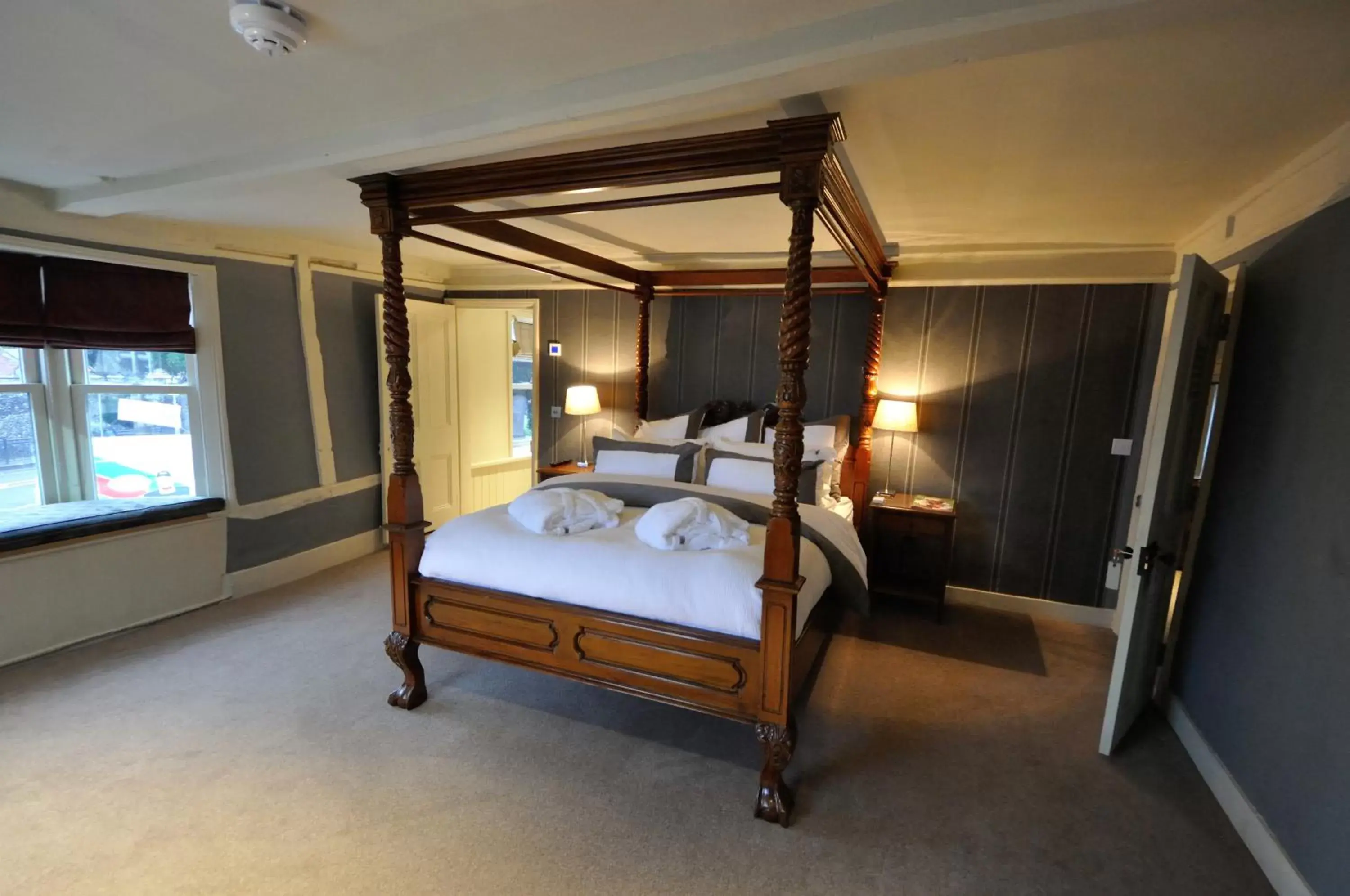 Double Suite with Four Poster Bed in The Marlborough Double Suite with Four Poster Bed in The Marlborough