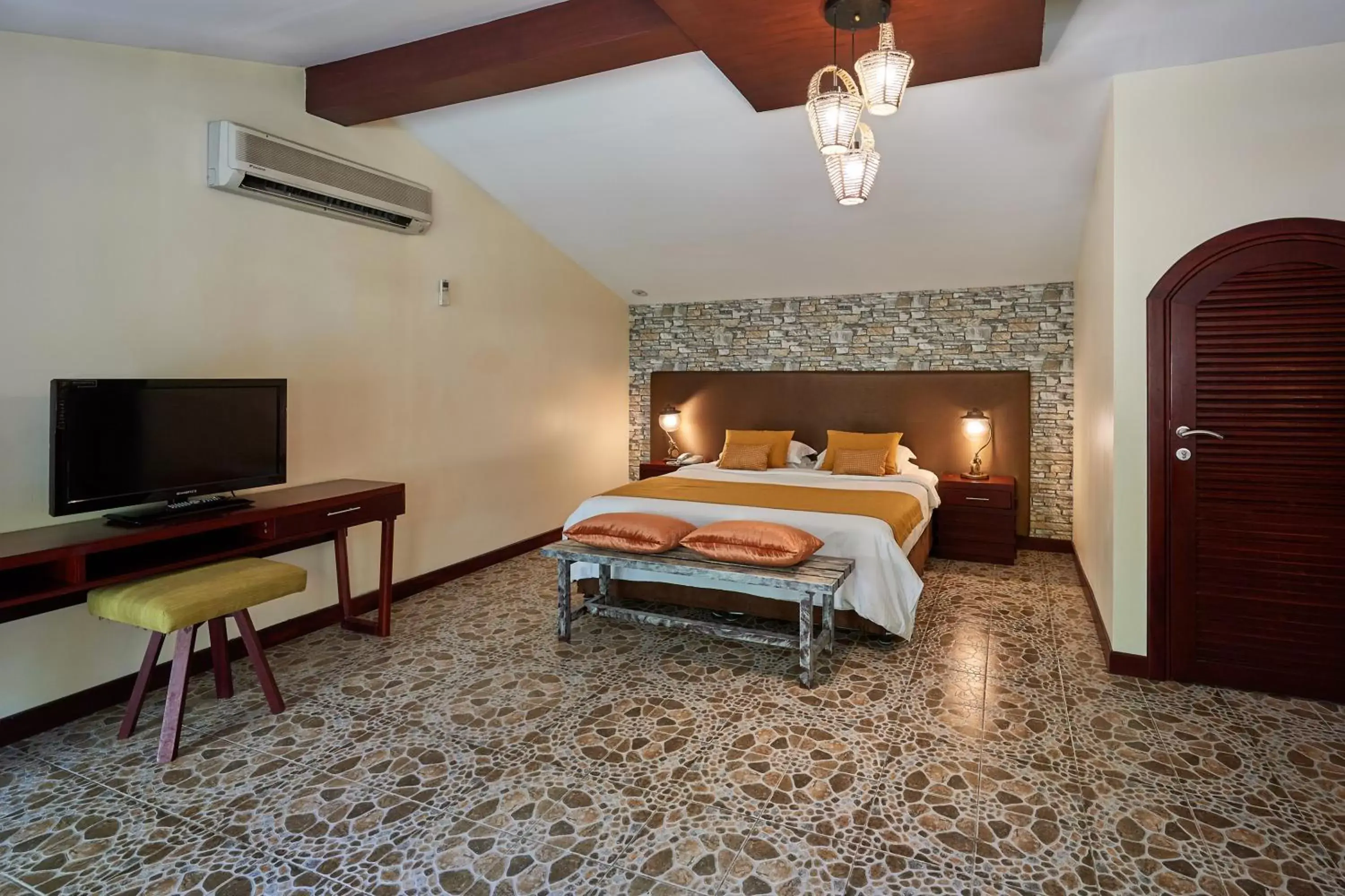 Cabana Twin Room in BM Beach Resort Cabana Twin Room in BM Beach Resort