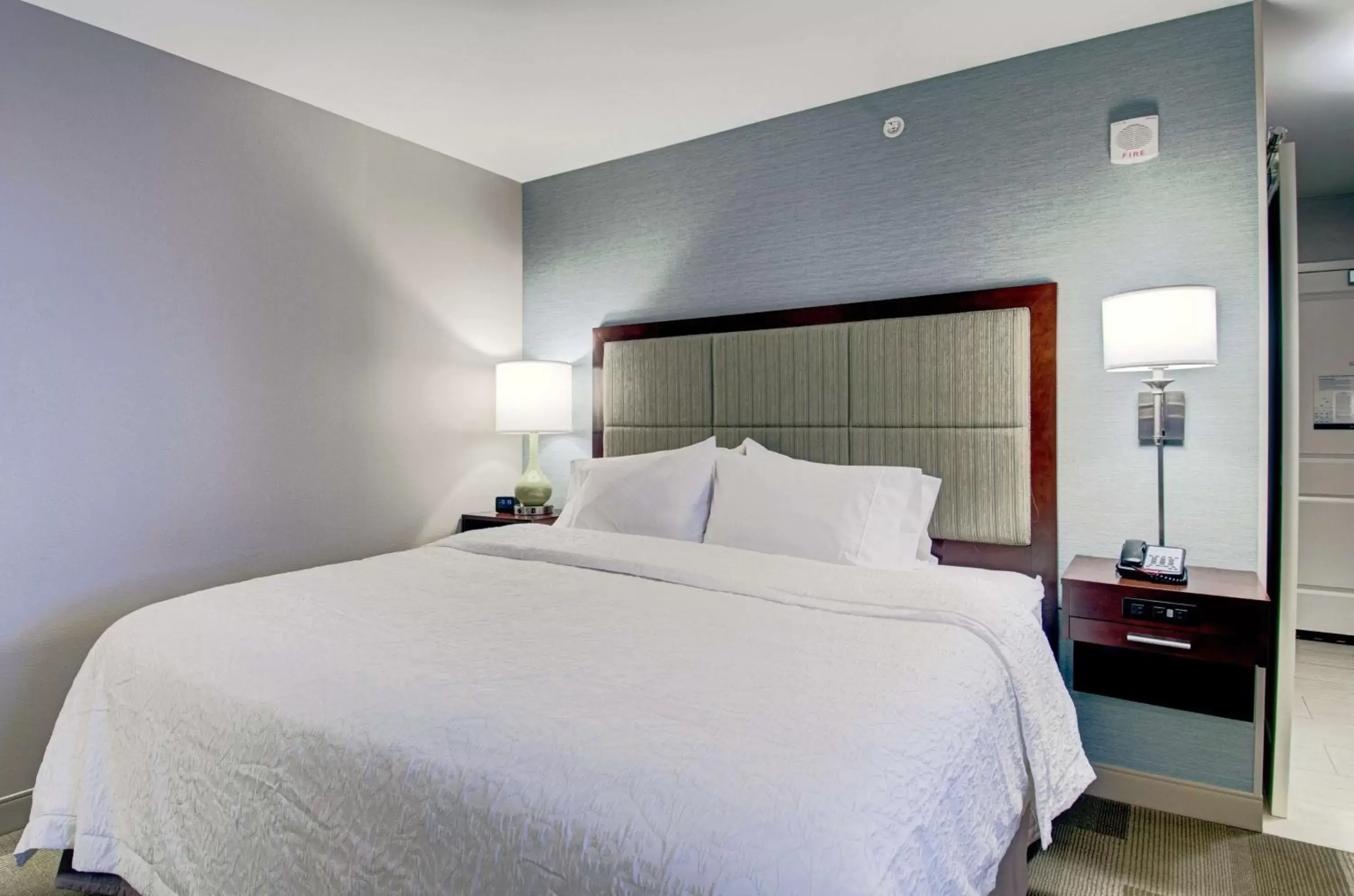 King Room - Hearing Accessible/Non-Smoking in Hampton Inn Boston - Westborough King Room - Hearing Accessible/Non-Smoking in Hampton Inn Boston - Westborough