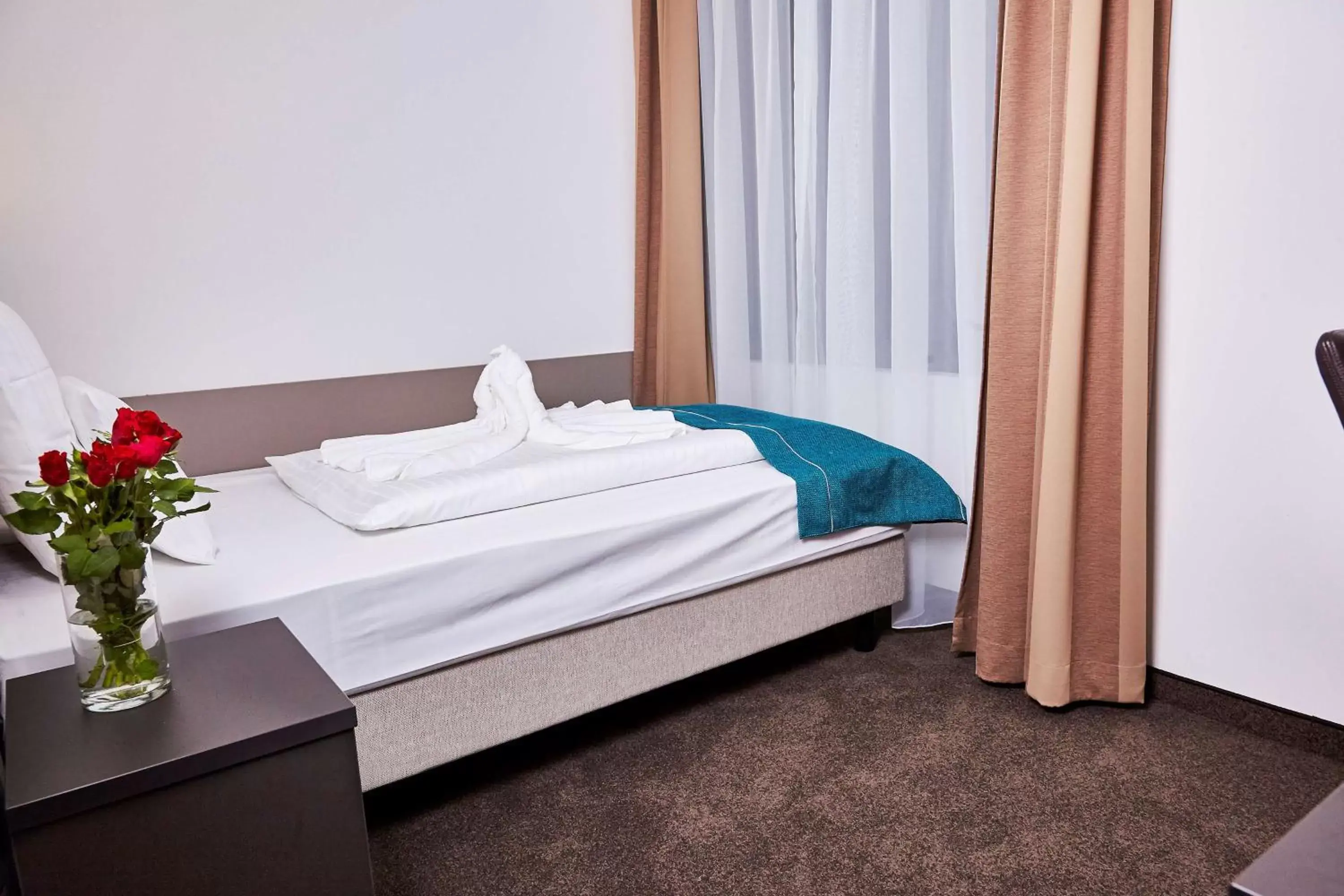 Standard Single Room - single occupancy in The Monument Hotel - BW Signature Collection Standard Single Room - single occupancy in The Monument Hotel - BW Signature Collection