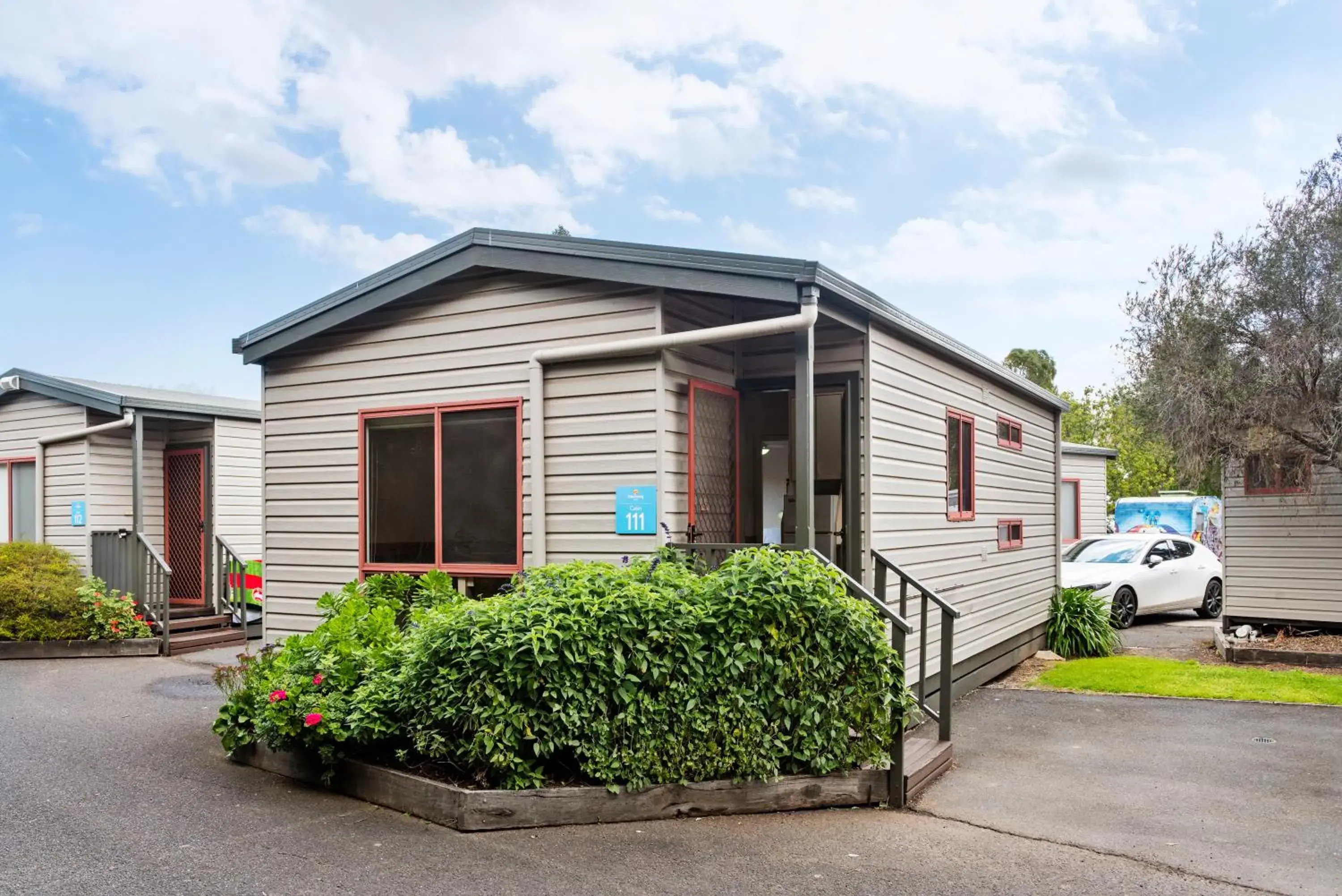 Standard 2 Bedroom Cabin - Sleeps 6 in Discovery Parks - Melbourne Standard 2 Bedroom Cabin - Sleeps 6 in Discovery Parks - Melbourne