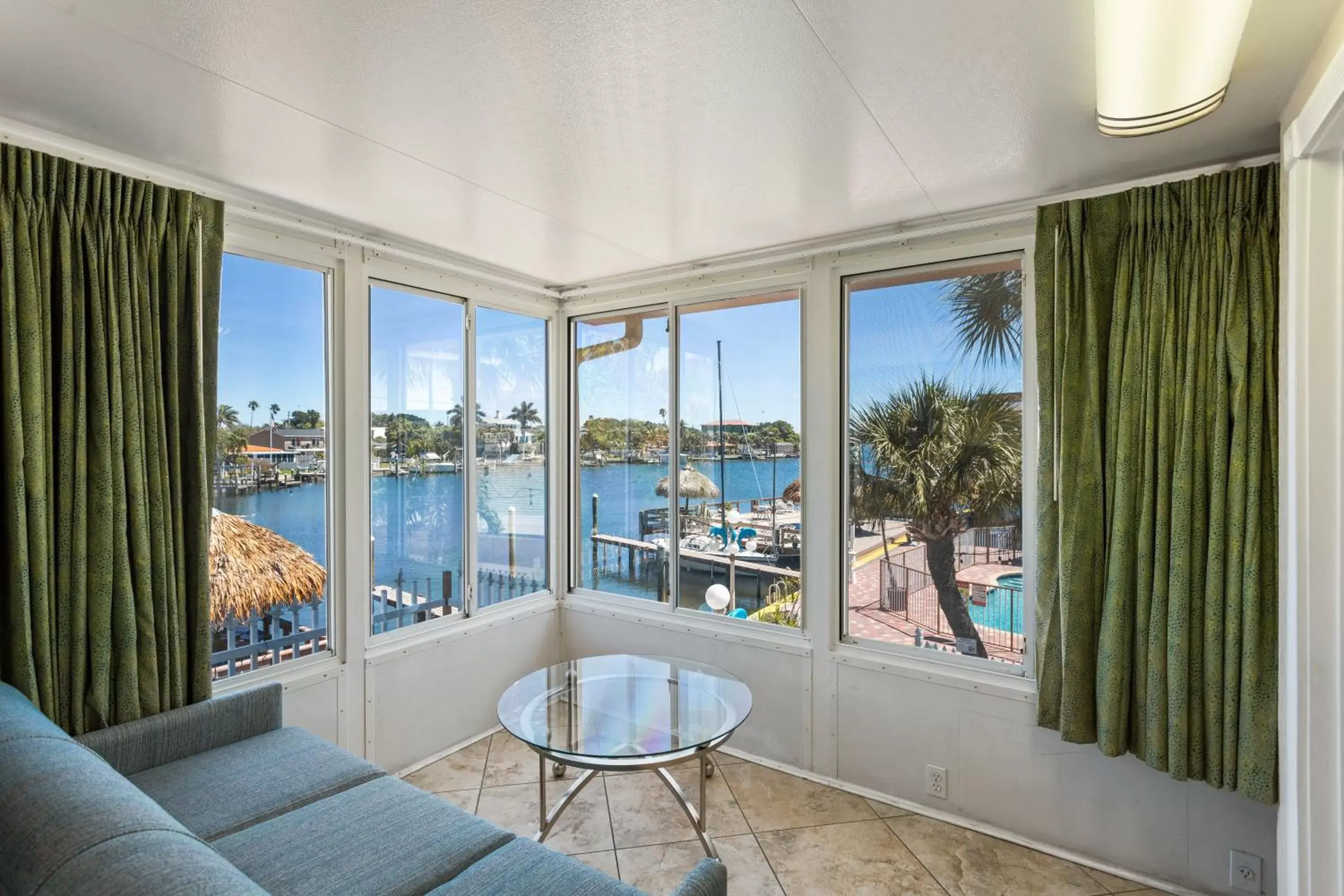 Bayview Plaza Waterfront Resort Bayview Plaza Waterfront Resort