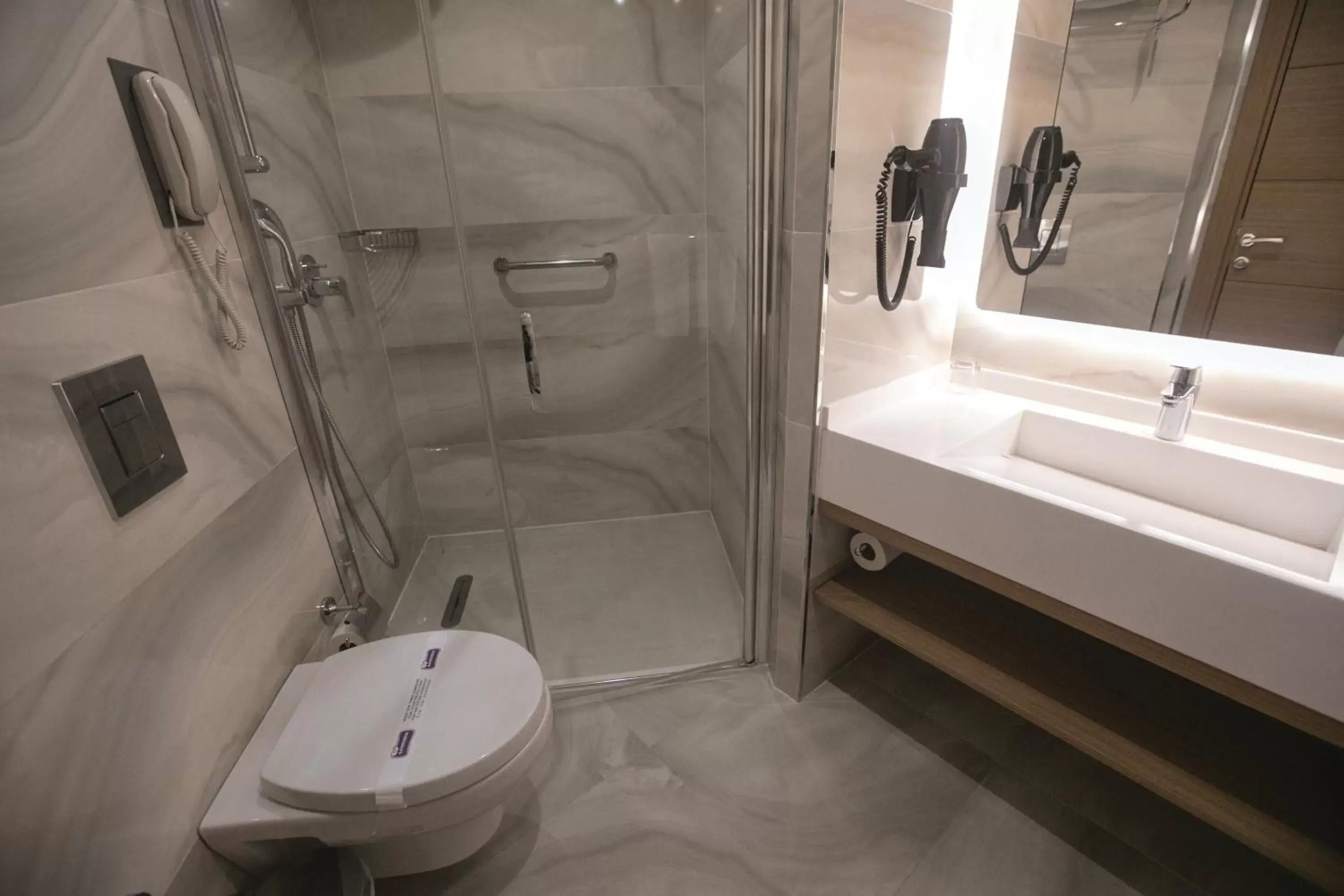 King Room - single occupancy - Smoking in Ramada By Wyndham Nilufer Bursa King Room - single occupancy - Smoking in Ramada By Wyndham Nilufer Bursa