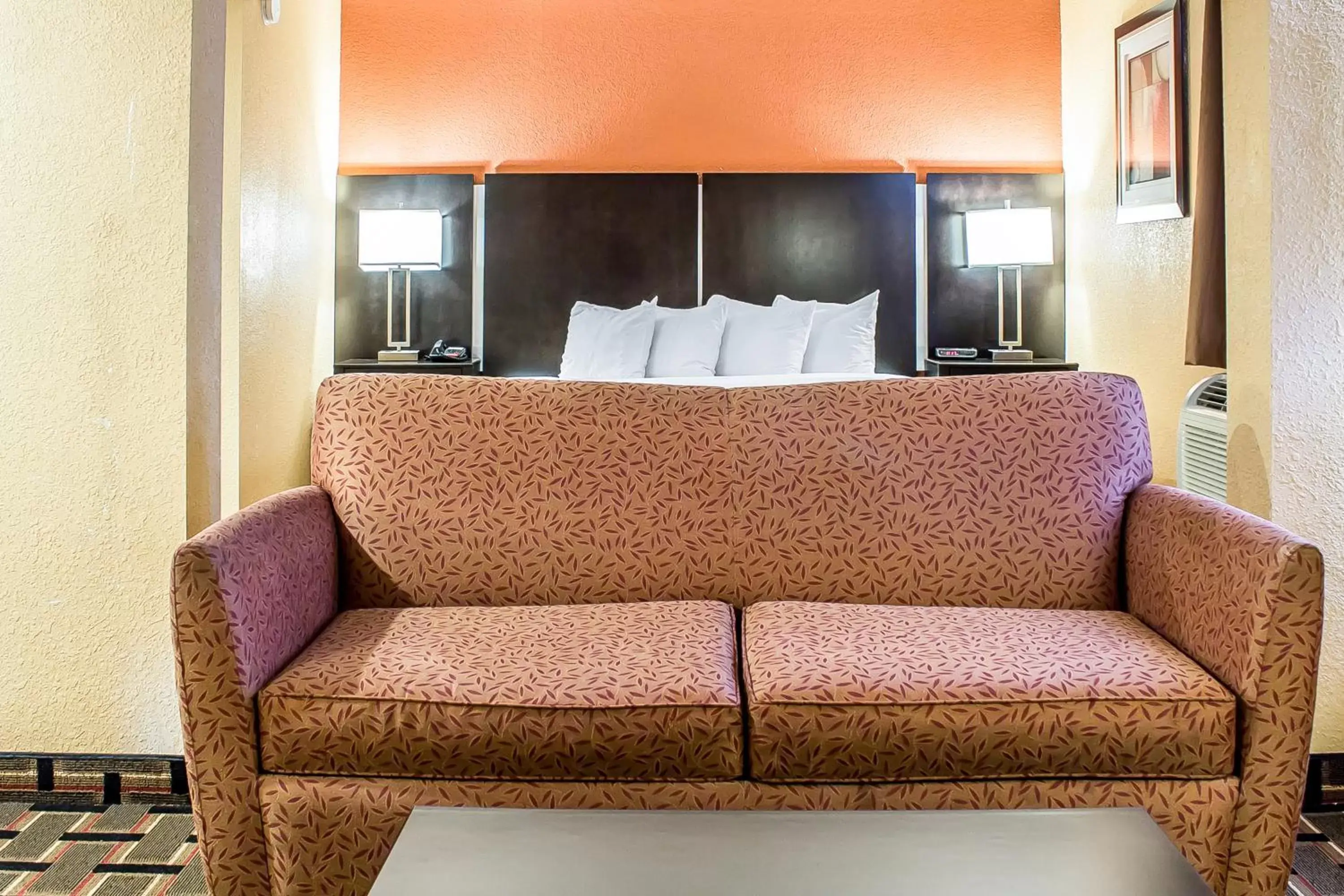 King Suite - Non-Smoking in Baymont by Wyndham Scranton Dunmore King Suite - Non-Smoking in Baymont by Wyndham Scranton Dunmore