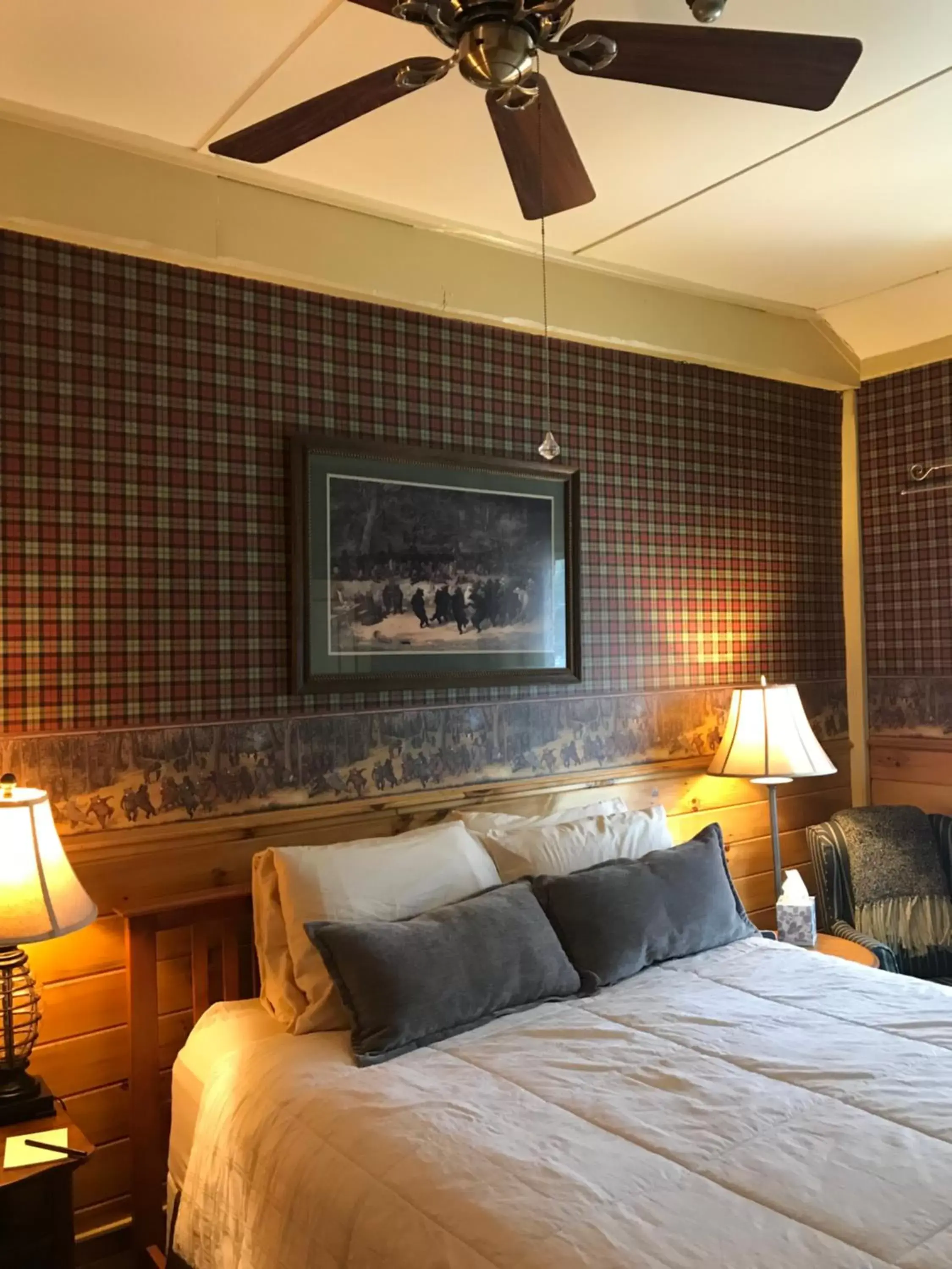 Deluxe Double Room with Bath in Waybury Inn Deluxe Double Room with Bath in Waybury Inn