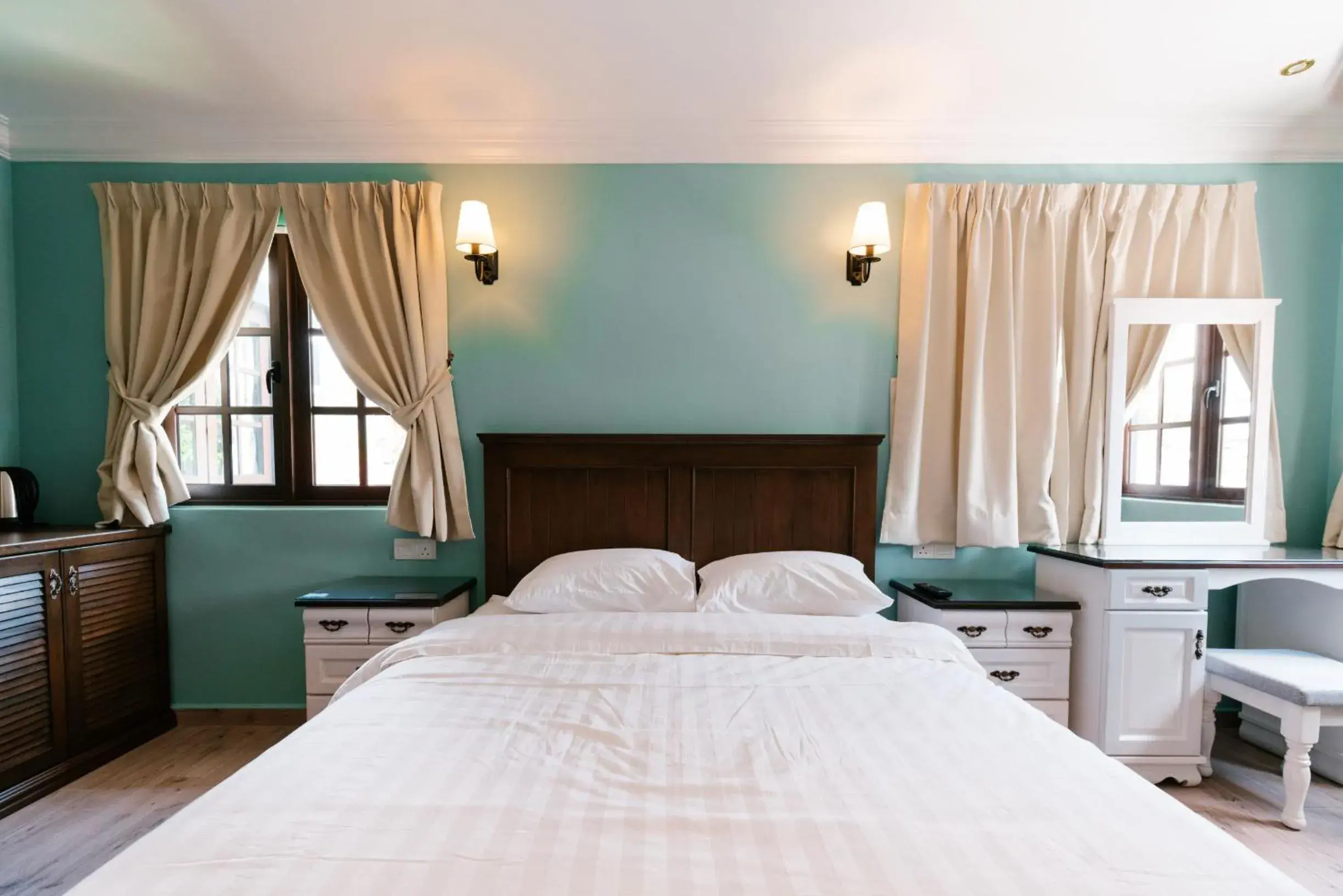 Deluxe Double Room with Balcony in The Tudor Deluxe Double Room with Balcony in The Tudor