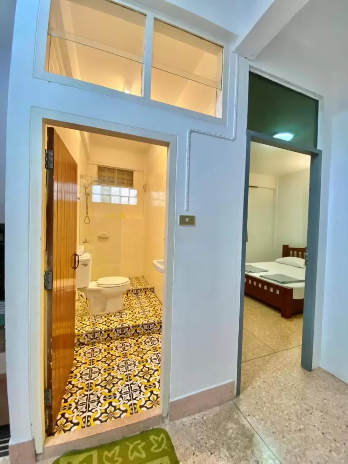 Double Room (Shared Bathroom) with Fan - single occupancy in No7 Guesthouse Double Room (Shared Bathroom) with Fan - single occupancy in No7 Guesthouse