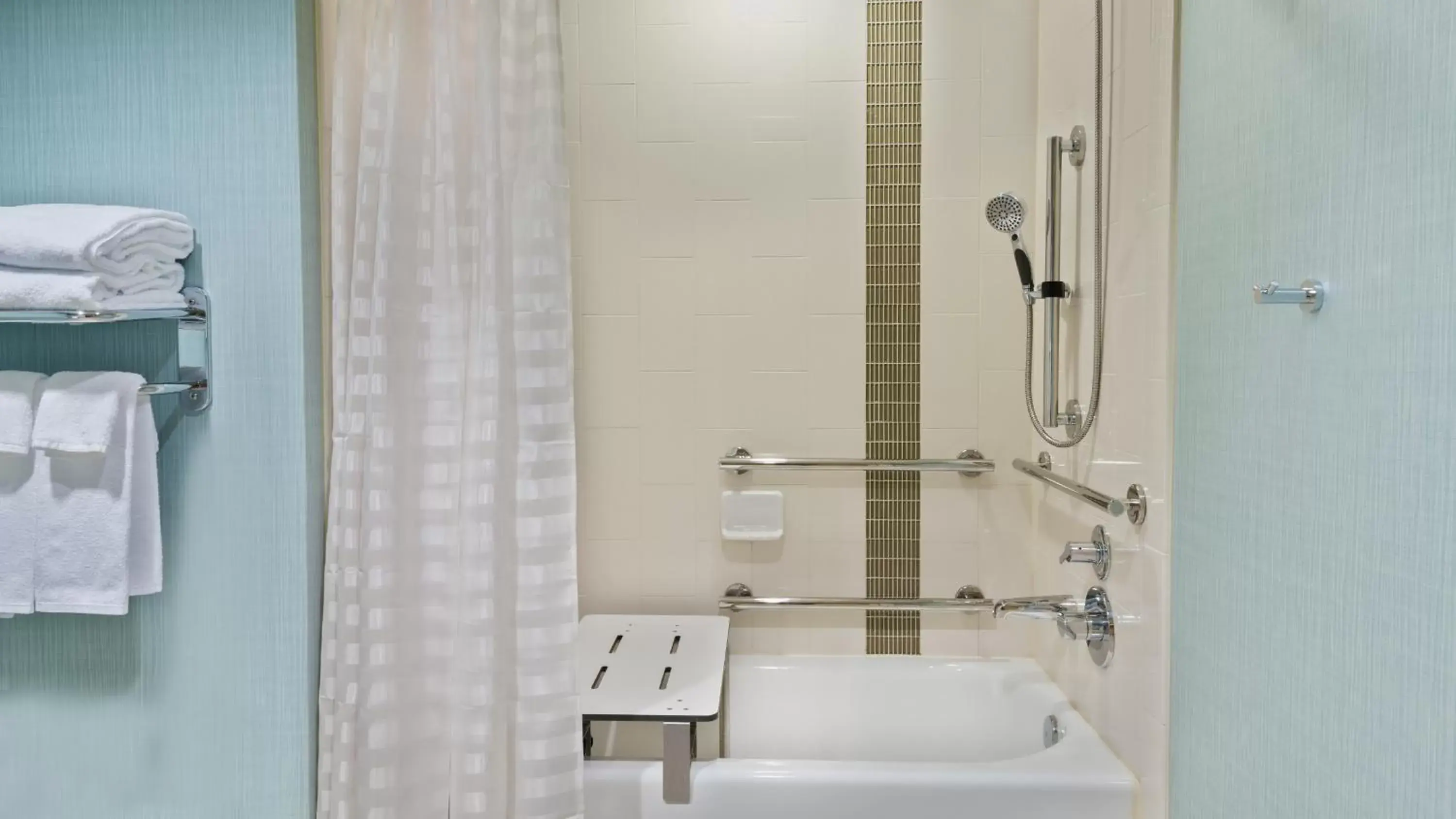 Queen Room with Two Queen Beds and Accessible Tub - Disability Access in Hyatt Place Austin/Round Rock Queen Room with Two Queen Beds and Accessible Tub - Disability Access in Hyatt Place Austin/Round Rock