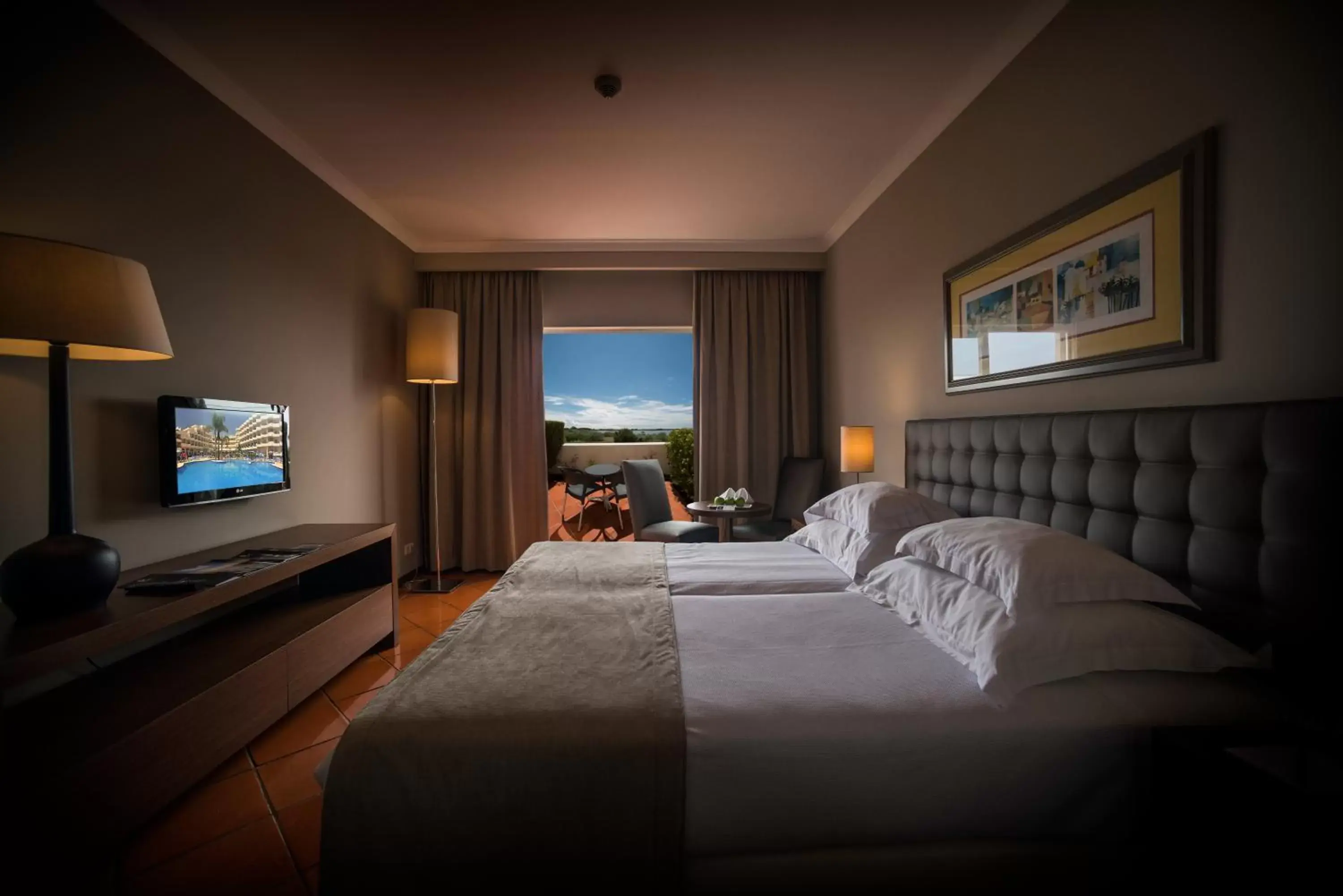 Twin Room with Ria View (3 Adults) in Vila Gale Albacora Twin Room with Ria View (3 Adults) in Vila Gale Albacora