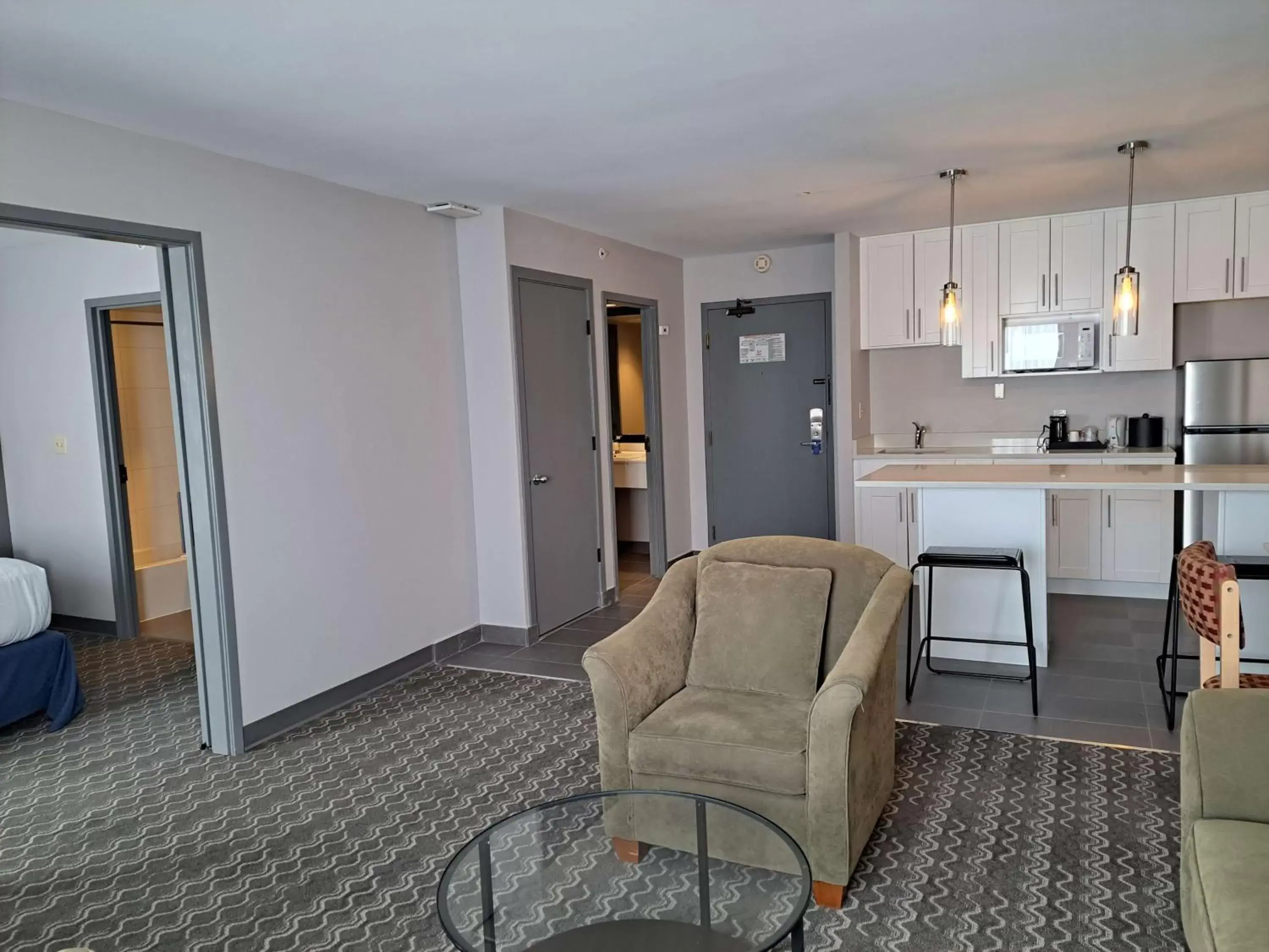 King Suite with Sofa Bed in Best Western Plus Vancouver Airport Hotel King Suite with Sofa Bed in Best Western Plus Vancouver Airport Hotel