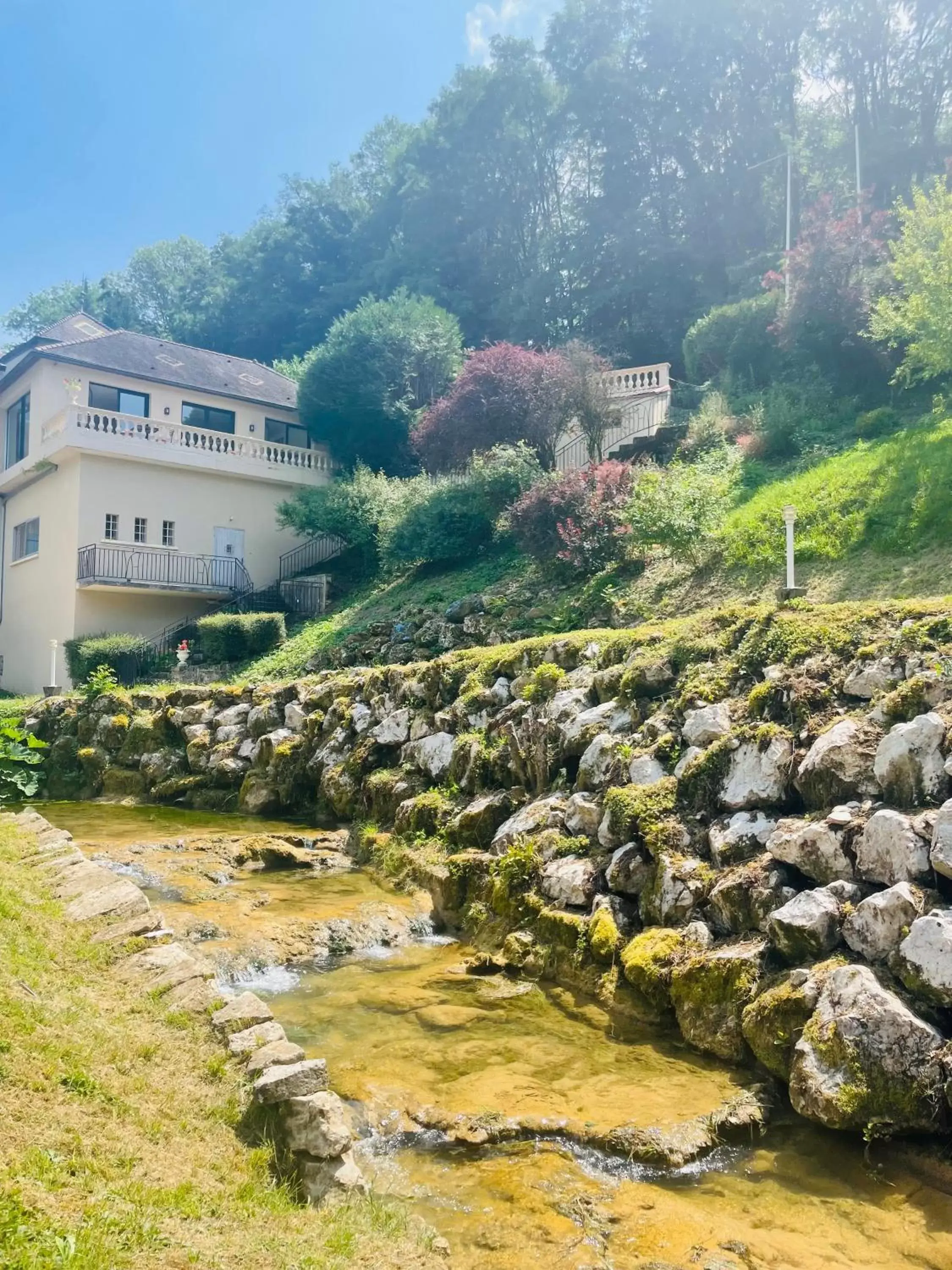 Domaine Du Moulin Vallée Heureuse Domaine Du Moulin Vallée Heureuse