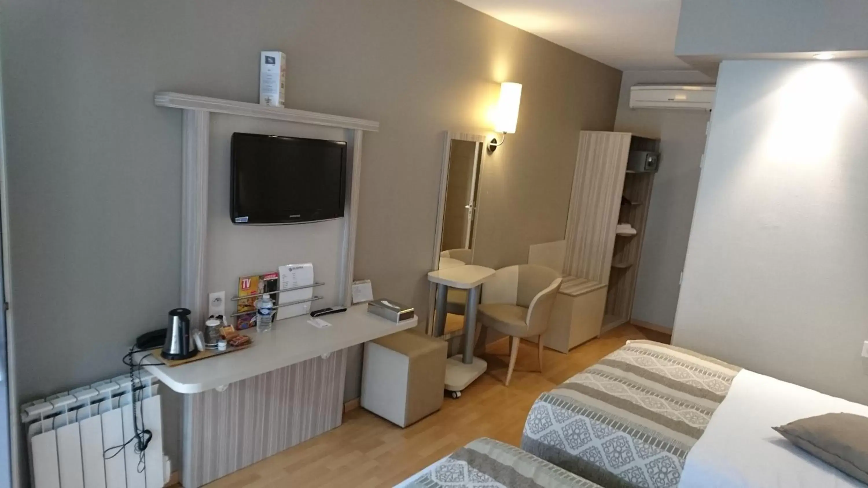 Superior Twin Room in Kyriad Toulouse Sud - Roques Superior Twin Room in Kyriad Toulouse Sud - Roques
