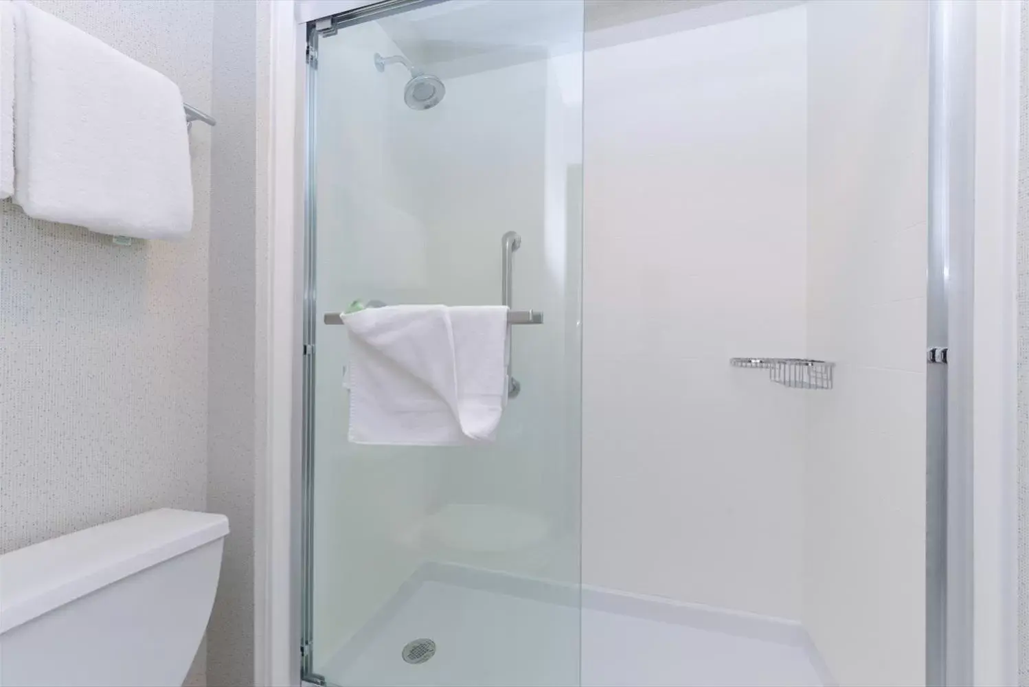 Standard King Room with Sofa Bed - Non-Smoking in Holiday Inn Express Wixom by IHG Standard King Room with Sofa Bed - Non-Smoking in Holiday Inn Express Wixom by IHG