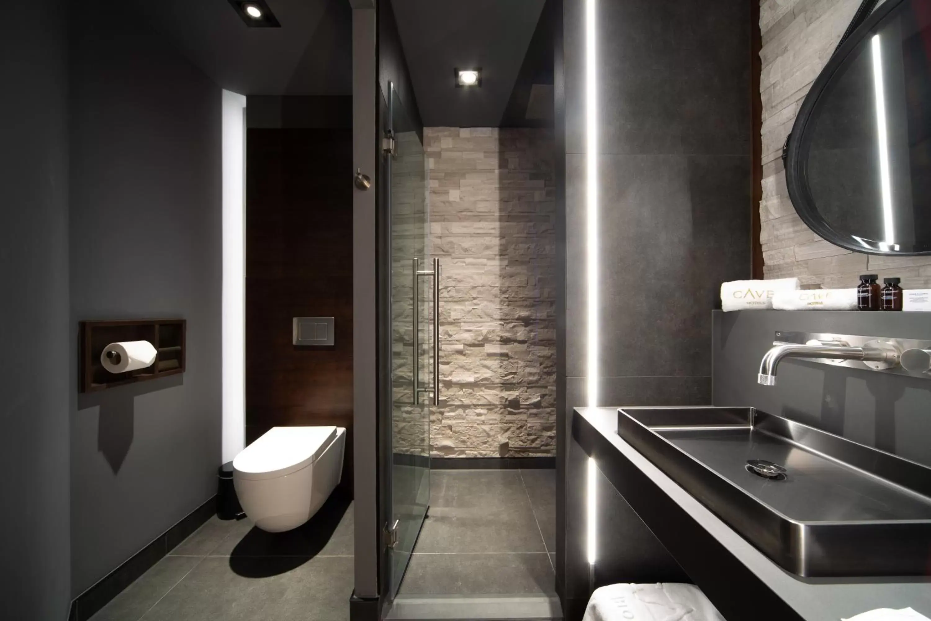 Bridal Suite in Cave Hotel & Golf Resort Bridal Suite in Cave Hotel & Golf Resort