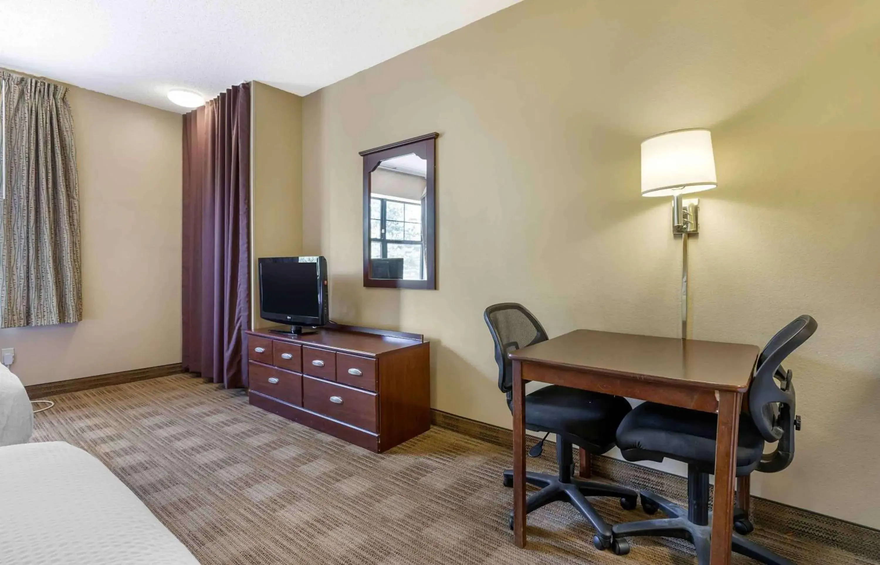 Studio with 2 Double Beds - Non-Smoking in Extended Stay America Select Suites - Fayetteville - Springdale Studio with 2 Double Beds - Non-Smoking in Extended Stay America Select Suites - Fayetteville - Springdale