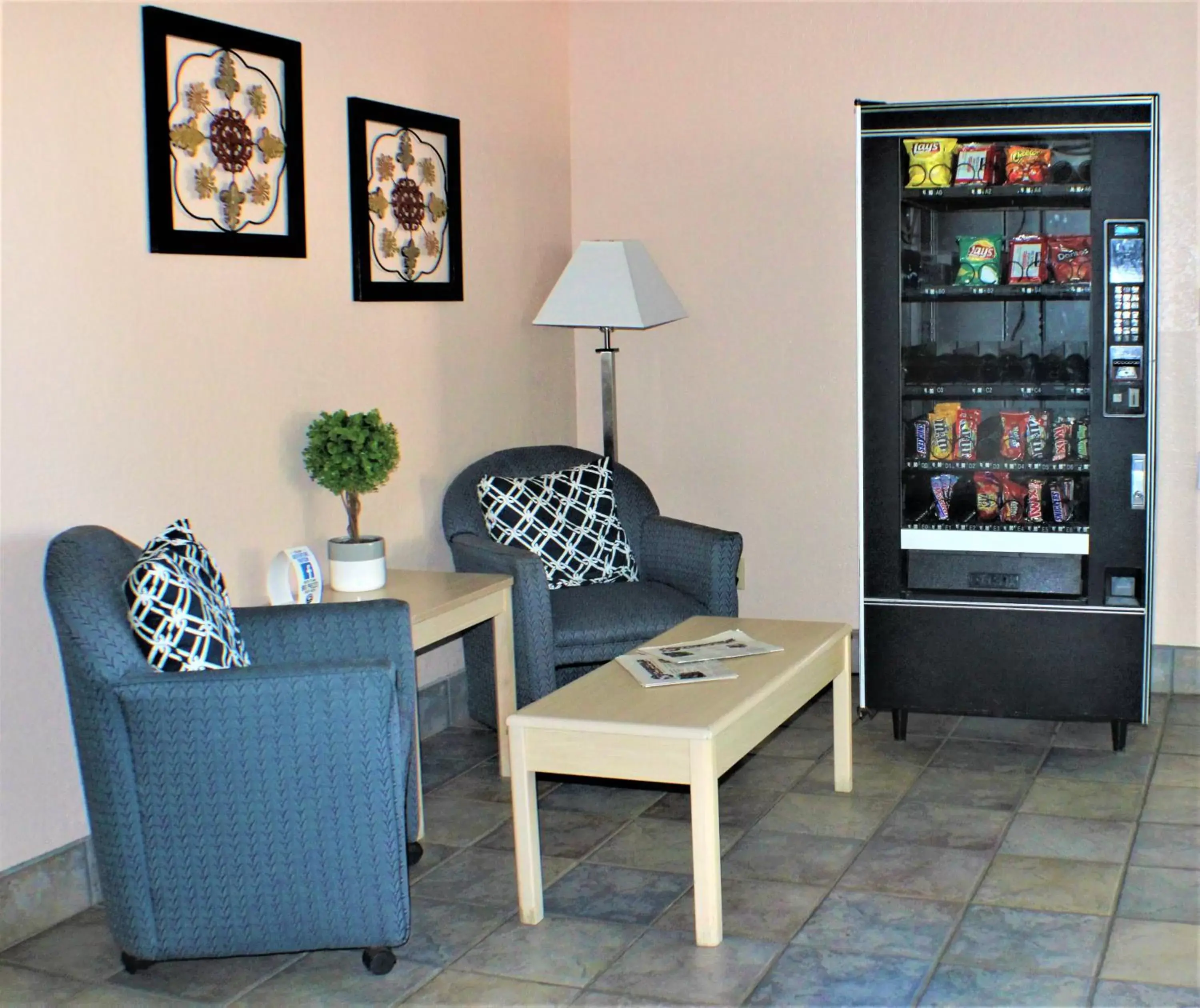 Deluxe Queen Room with Two Queen Beds - Disability Access - Non-Smoking in Knights Inn Payson Deluxe Queen Room with Two Queen Beds - Disability Access - Non-Smoking in Knights Inn Payson