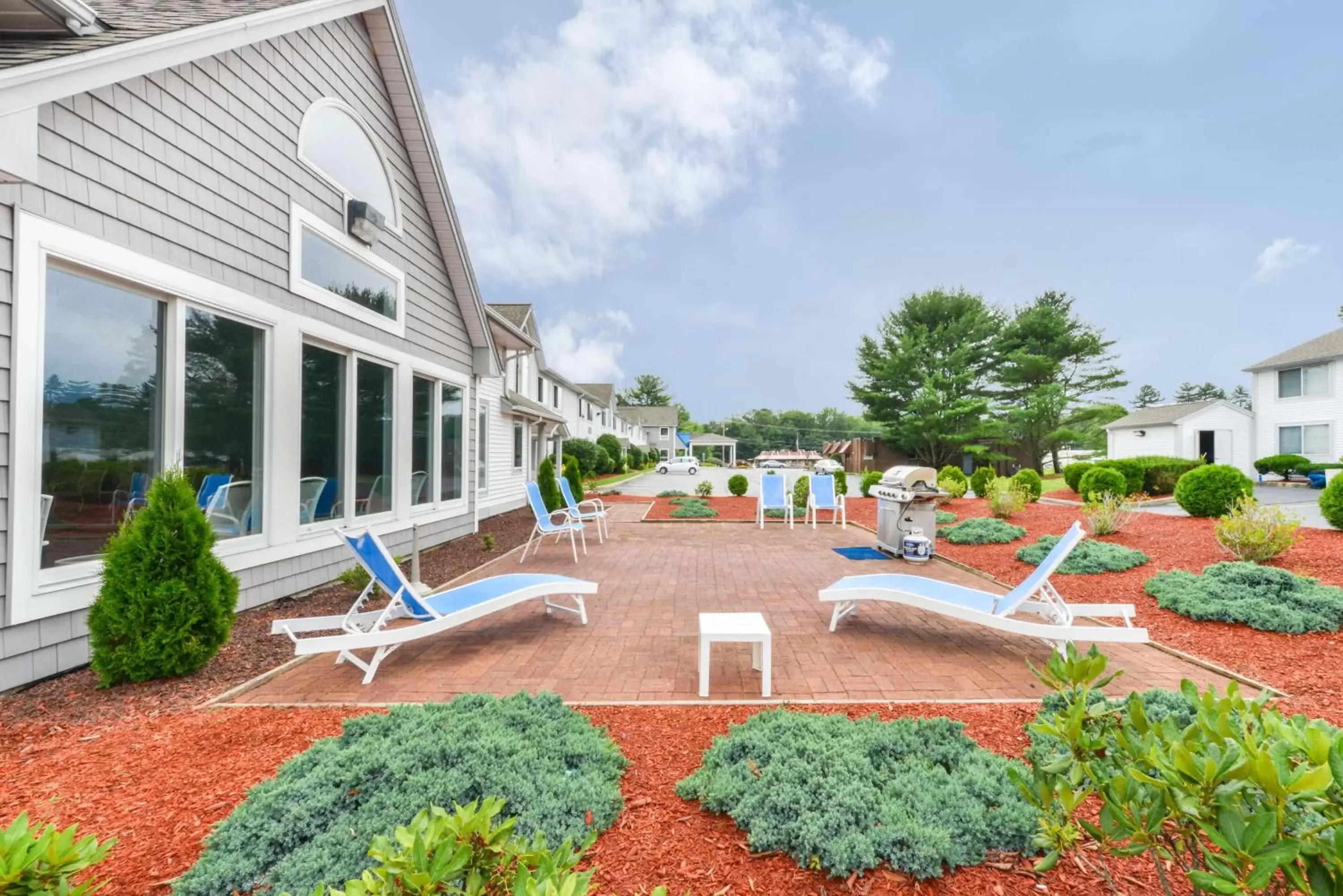 Deluxe King Room in The Inn on Storrs Deluxe King Room in The Inn on Storrs