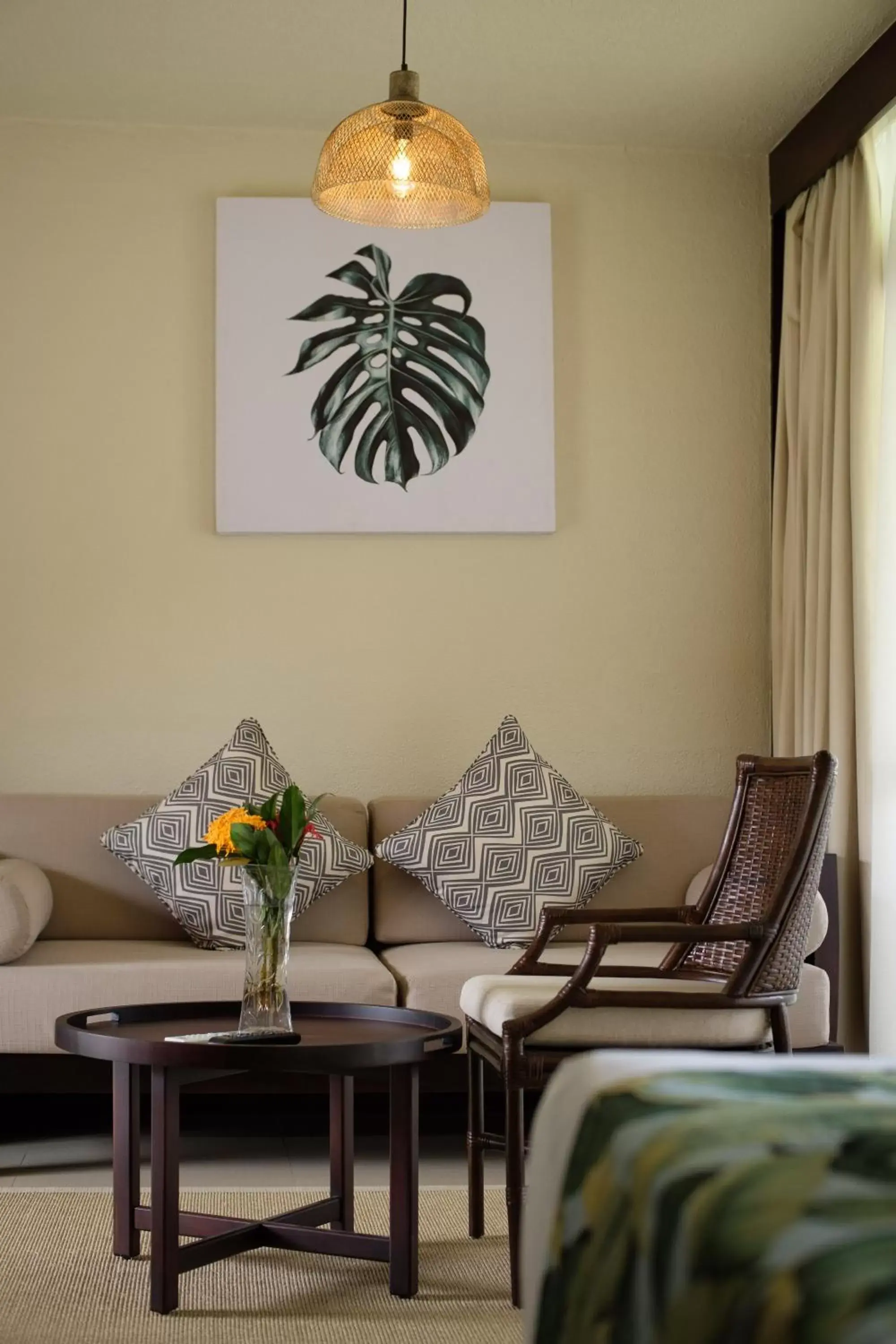 Deluxe Pool View Room in Fiji Gateway Hotel Deluxe Pool View Room in Fiji Gateway Hotel